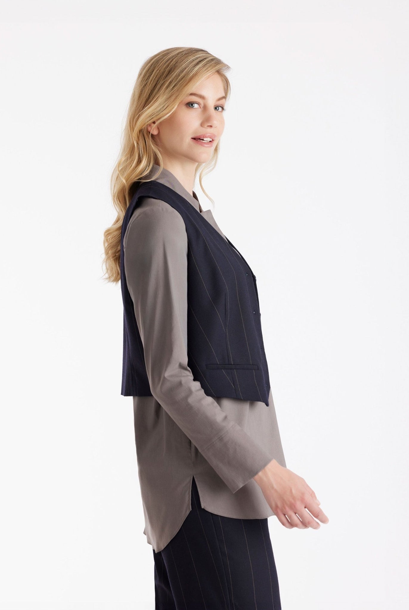 Anzugweste TESCAWE mit V-Ausschnitt, Knöpfen und Nadelstreifen in Dunkelblau