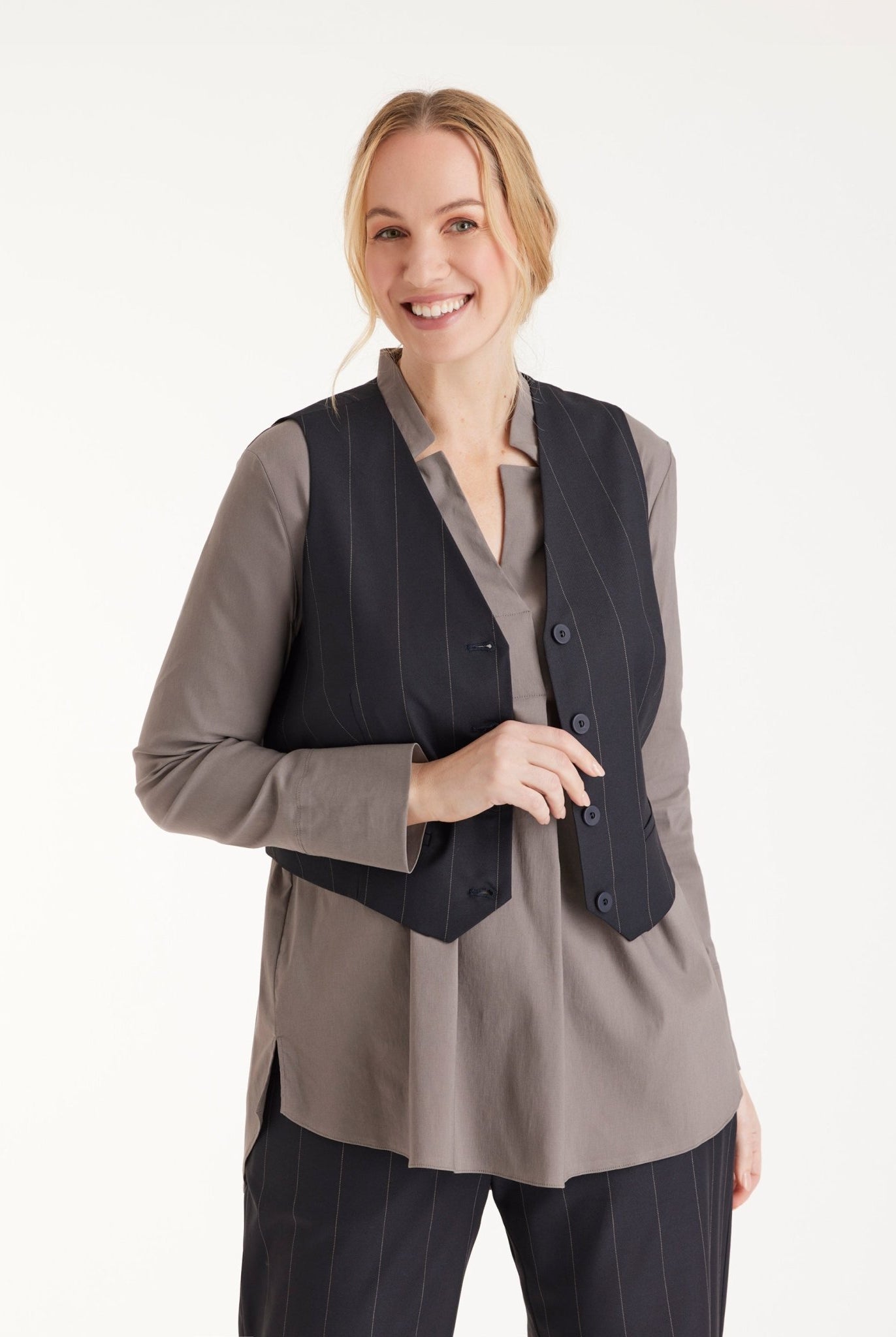 Anzugweste TESCAWE mit V-Ausschnitt, Knöpfen und Nadelstreifen in Dunkelblau