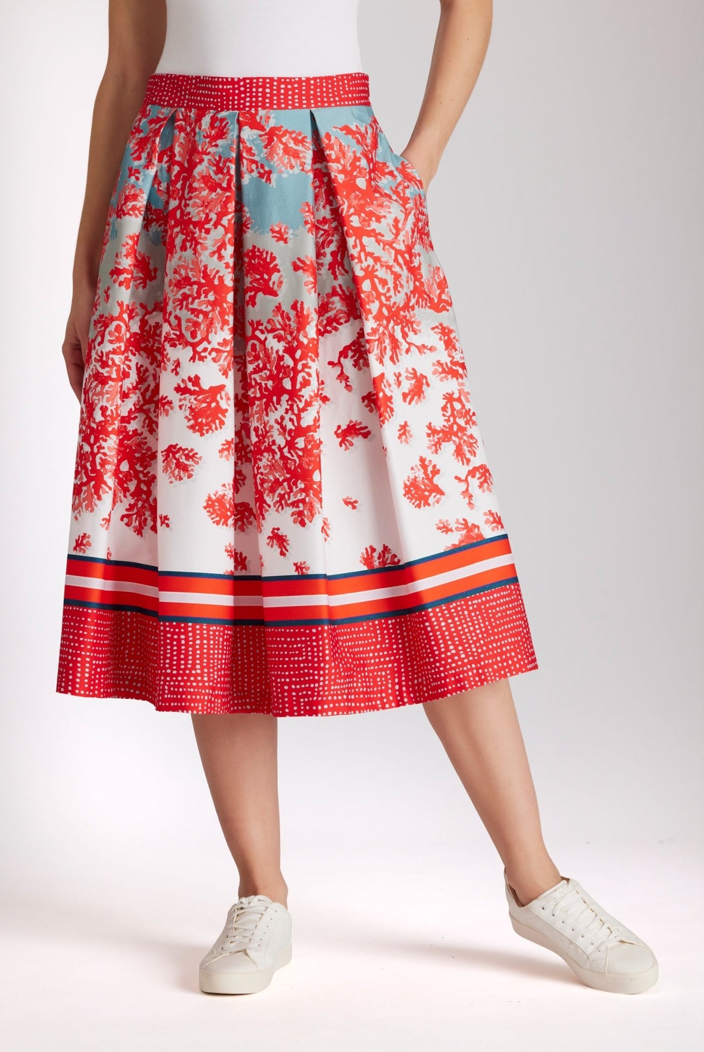 Ausgestellter Rock FAPIRO mit Falten, seitlichem Reißverschluss und Muster in Rot