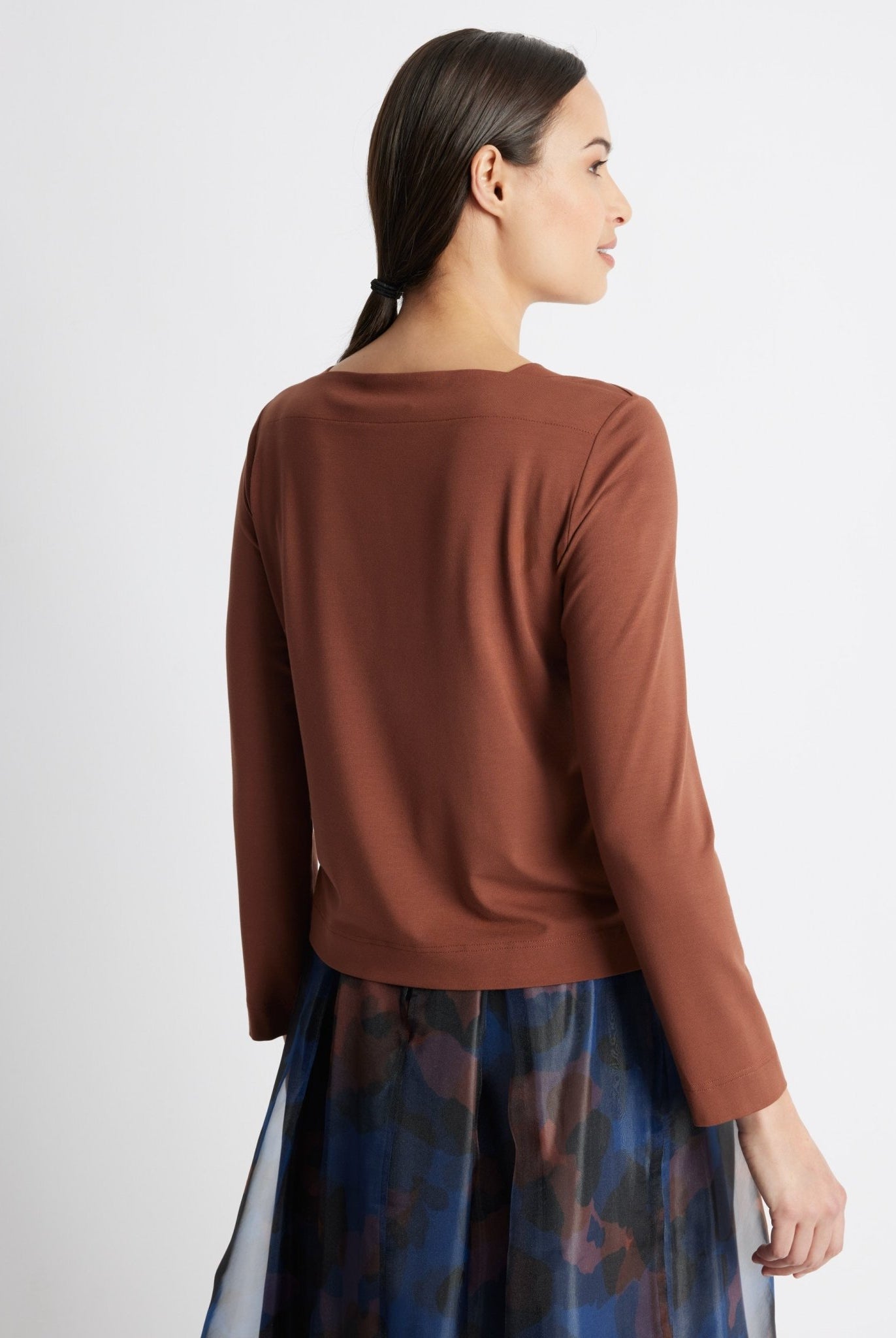 Gerades Shirt CESONTA aus softem Viskosejersey - FOX'S-Fashion