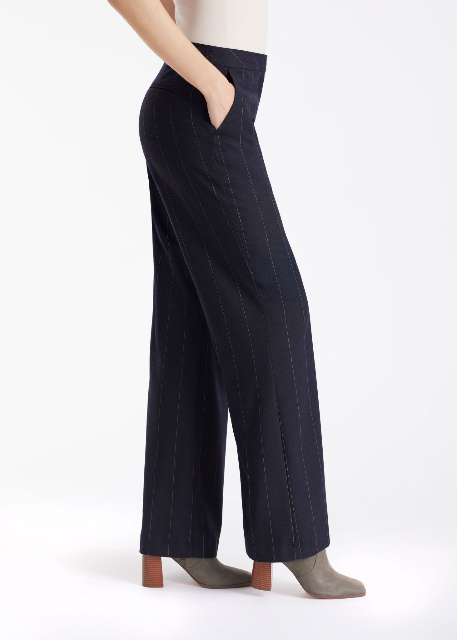 Hose TADOKI mit geradem Bein und Nadelstreifen in Dunkelblau