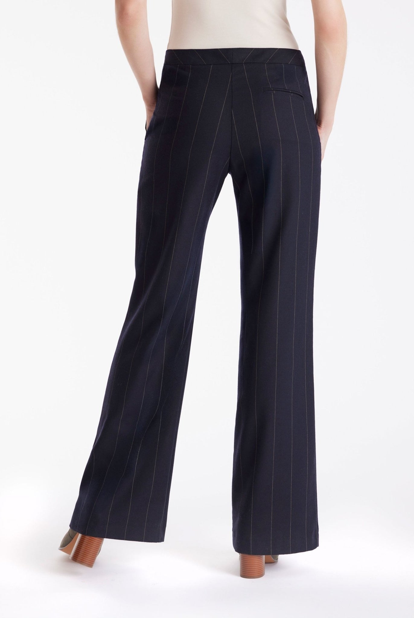 Hose TADOKI mit geradem Bein und Nadelstreifen in Dunkelblau