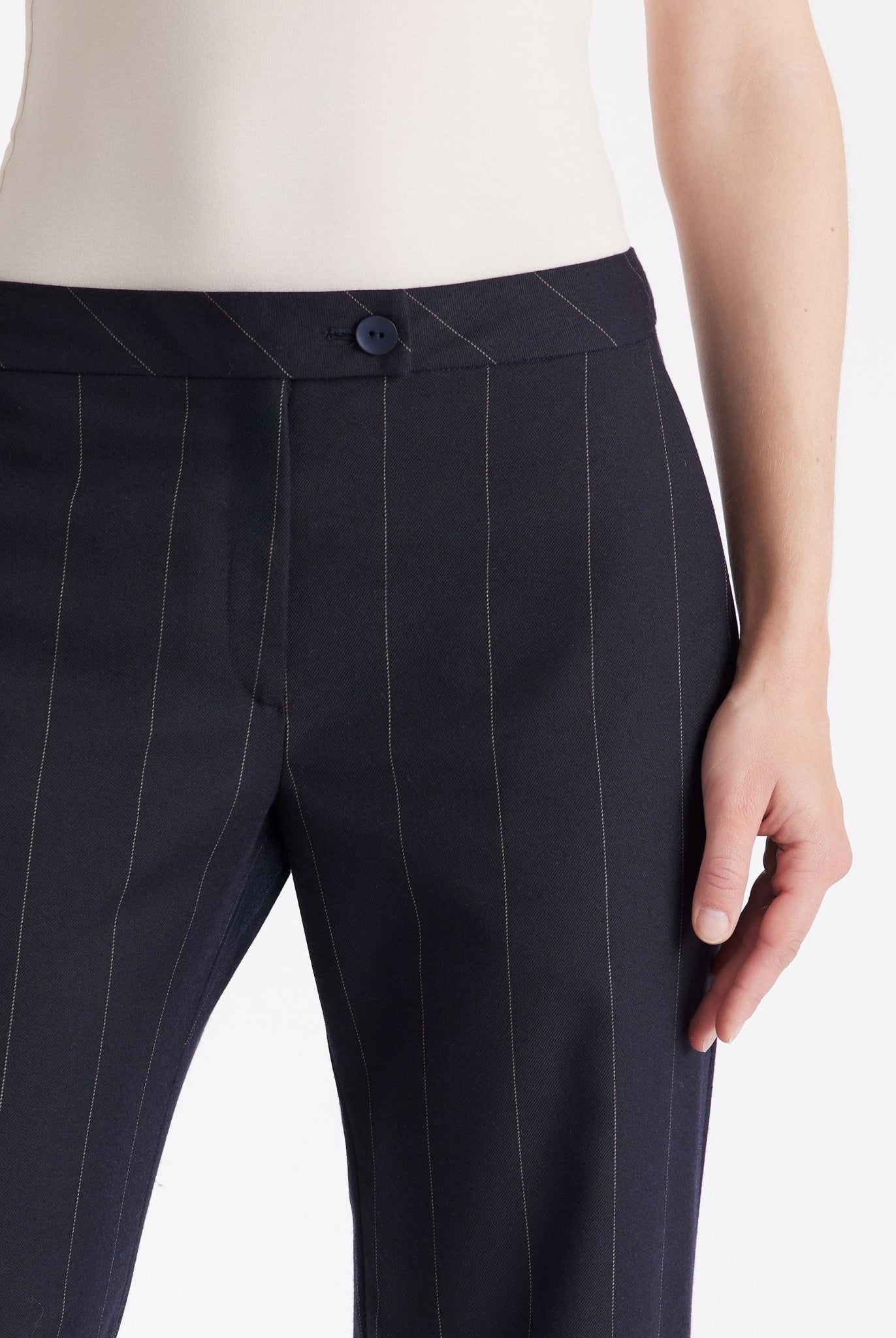 Hose TADOKI mit geradem Bein und Nadelstreifen in Dunkelblau