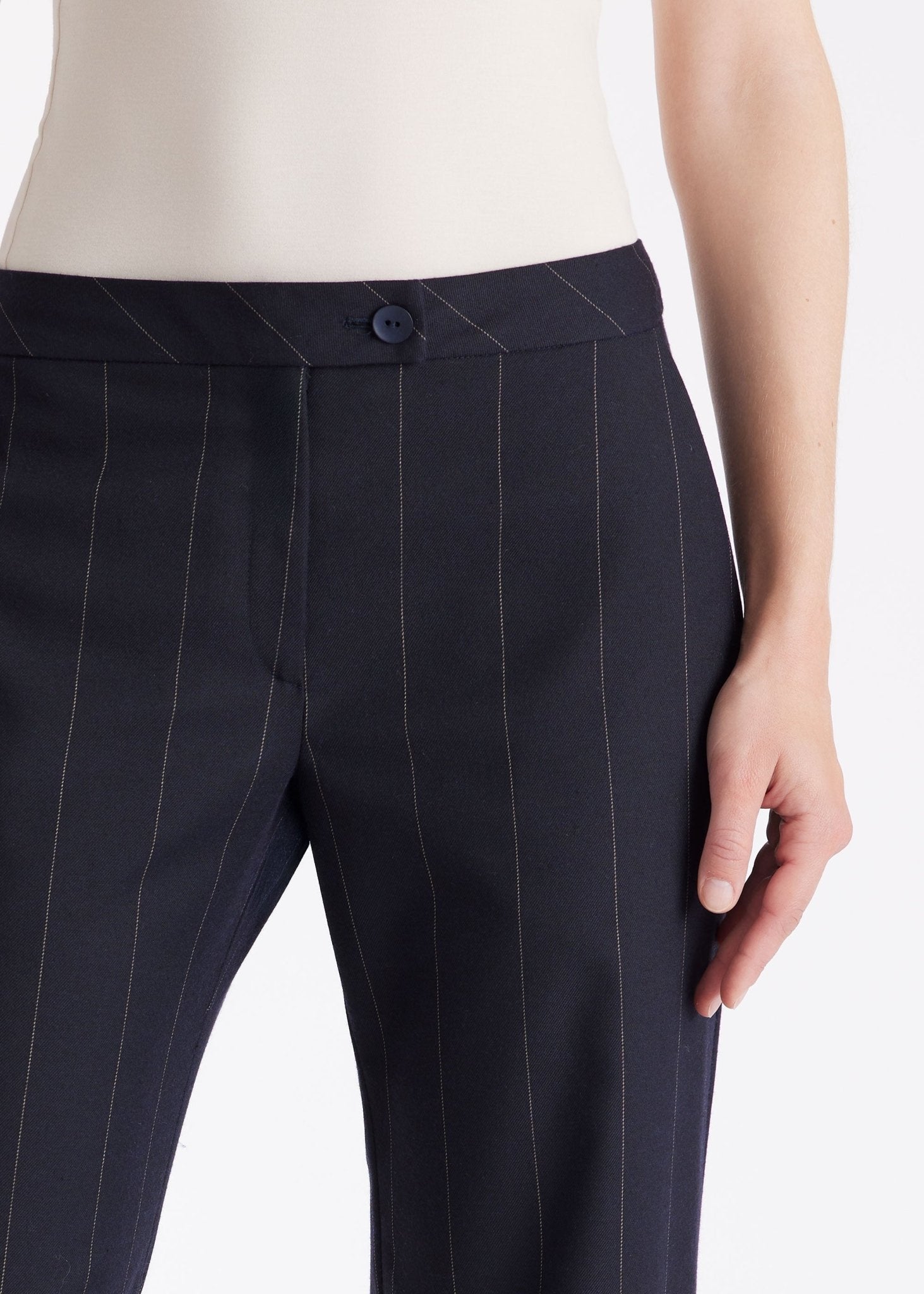 Hose TADOKI mit geradem Bein und Nadelstreifen in Dunkelblau