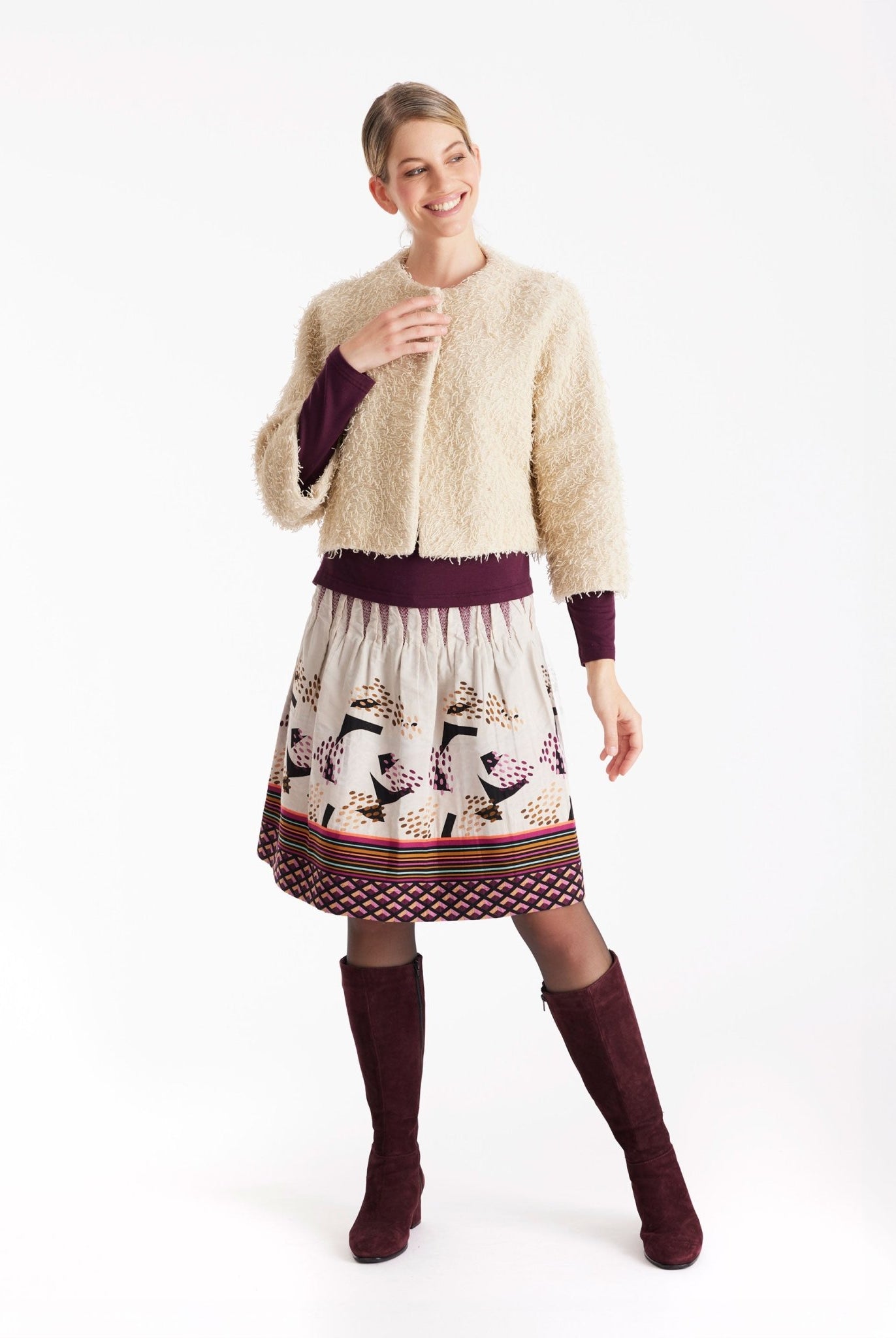 Kurzer Rock LACROS-W mit Gummibund und abstraktem Muster in Beige