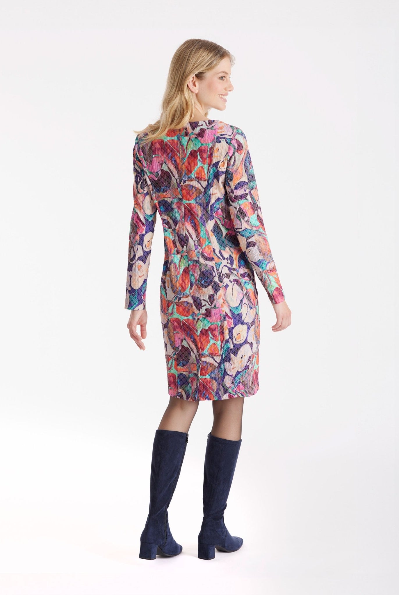 Kurzes Etuikleid EGENIA mit V-Ausschnitt, langen Armen und mehrfarbigem, abstraktem Blumenmuster