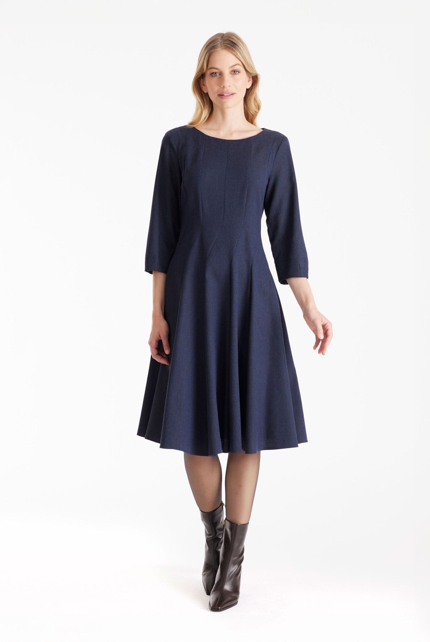 Knielanges Kleid IBIZZA mit Rundhals, 3/4-Ärmeln und weitem Faltenrock in Dunkelblau