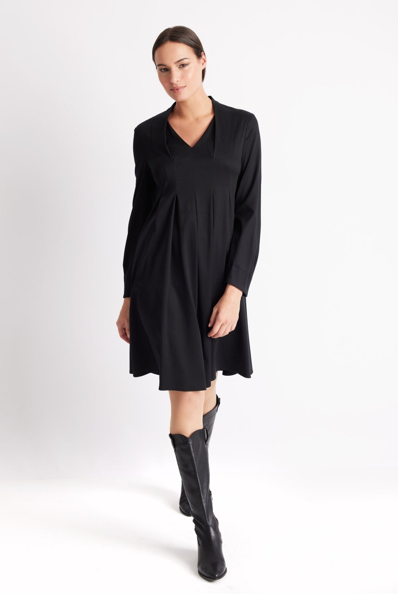 Kurzes Kleid QUENZYA aus glattem Viskosejersey in A-Linie - FOX'S-Fashion