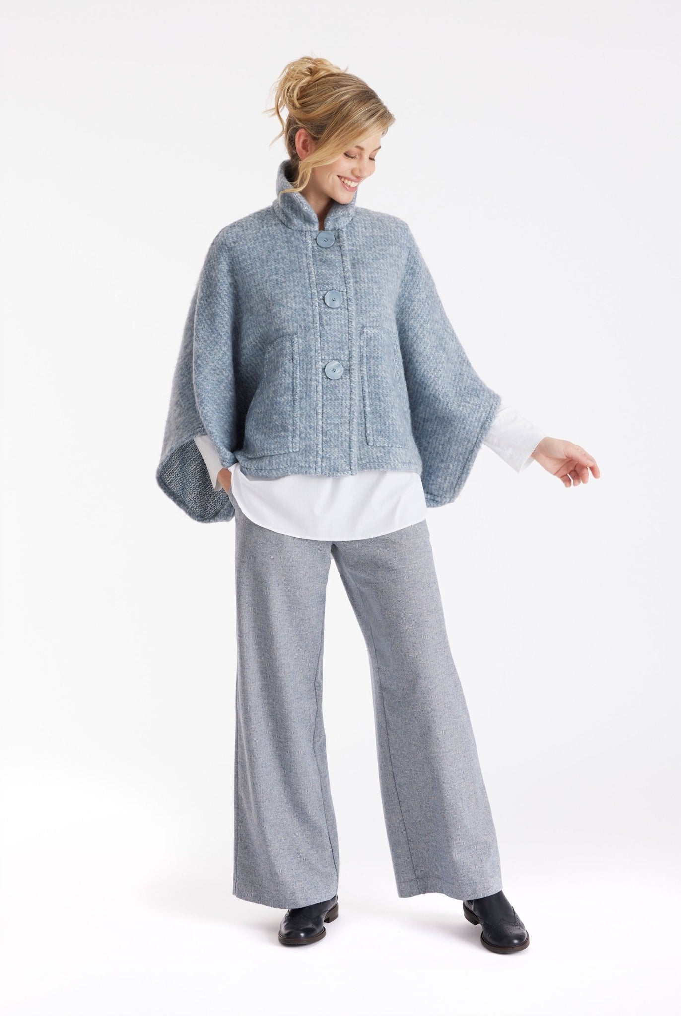 Hose YOTUKA mit geradem Bein und Eingrifftaschen in Blau