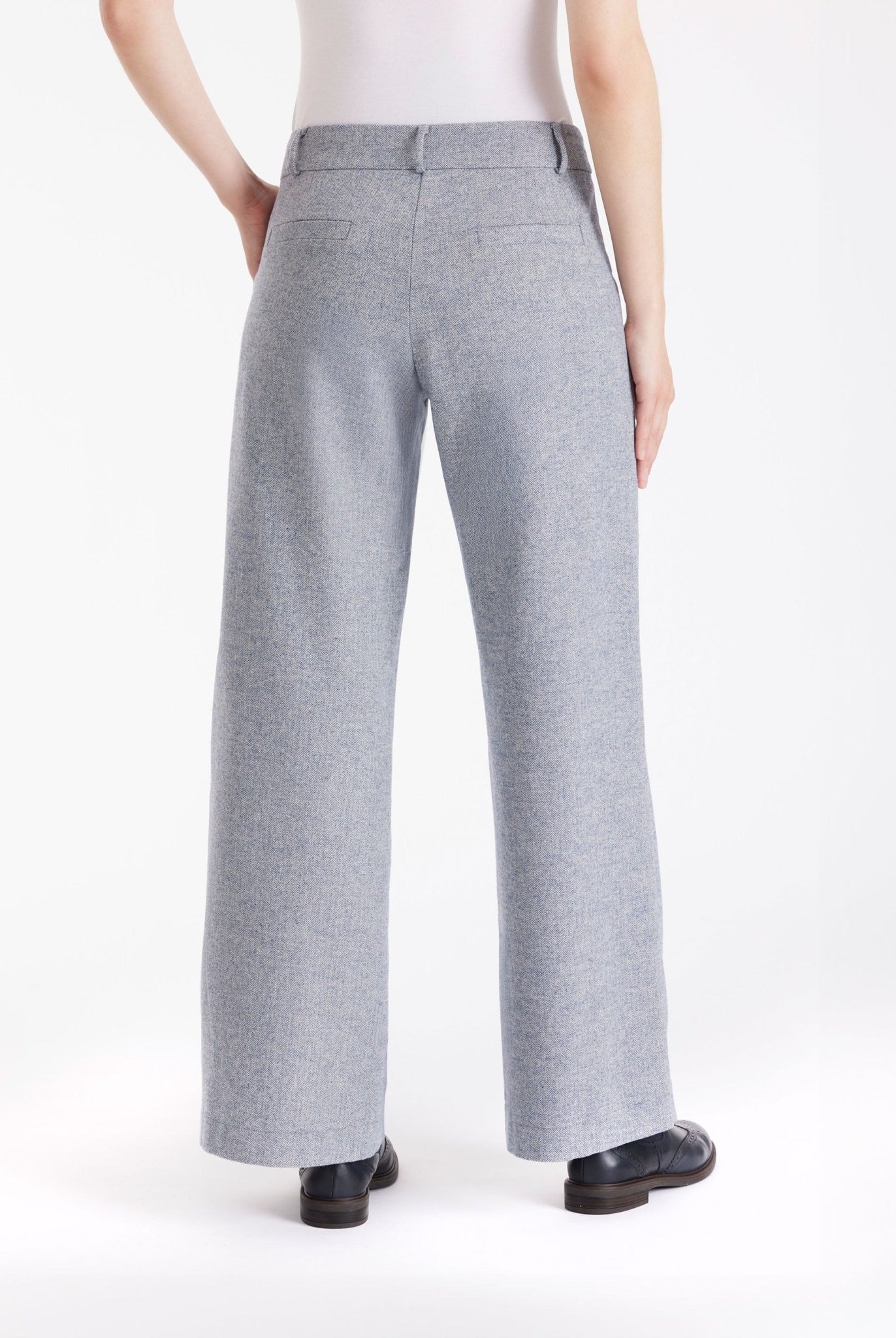 Hose YOTUKA mit geradem Bein und Eingrifftaschen in Blau