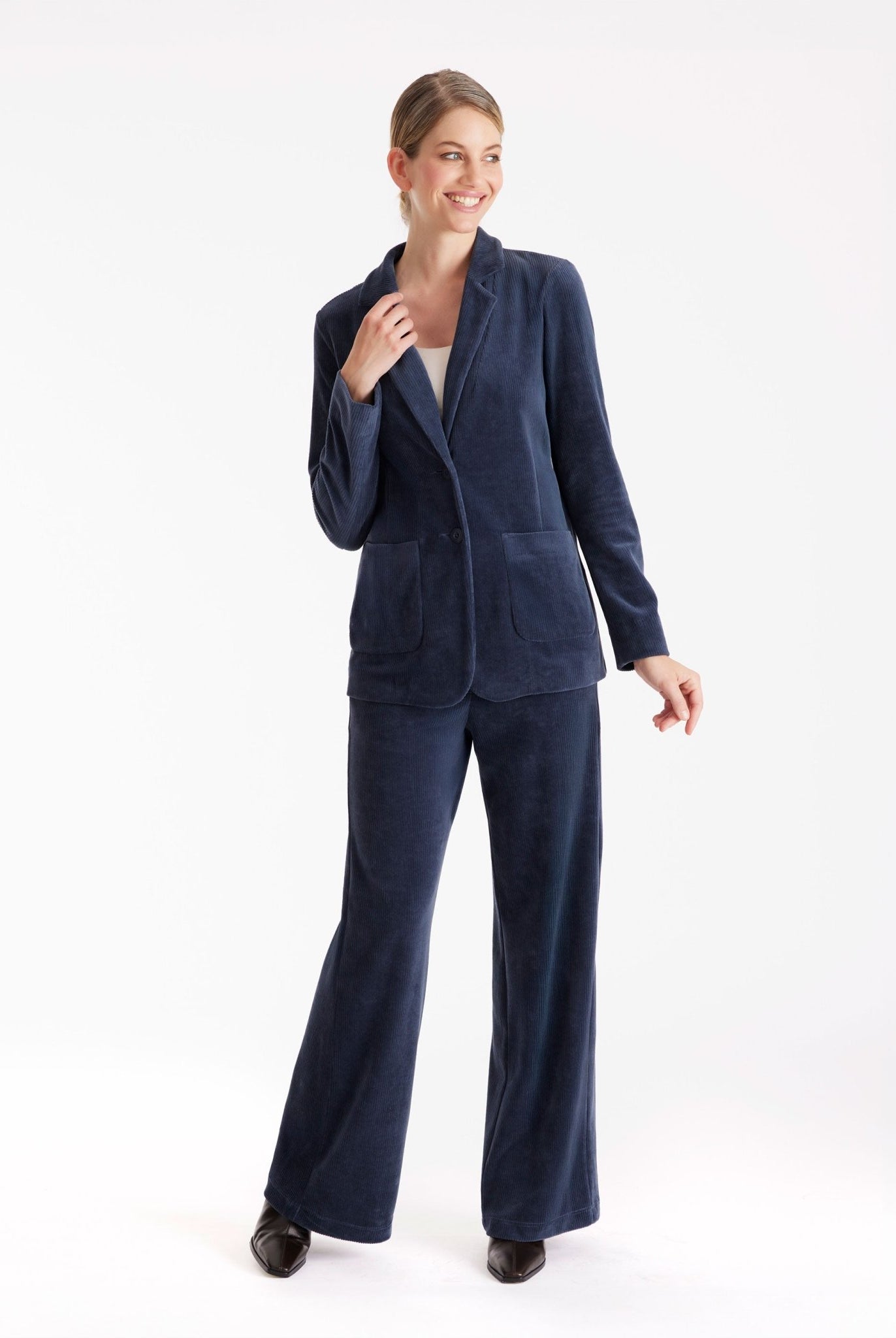 Langer Blazer WACORBLA aus Cord mit Kragen, Knopfleiste und aufgesetzten Taschen in Blau