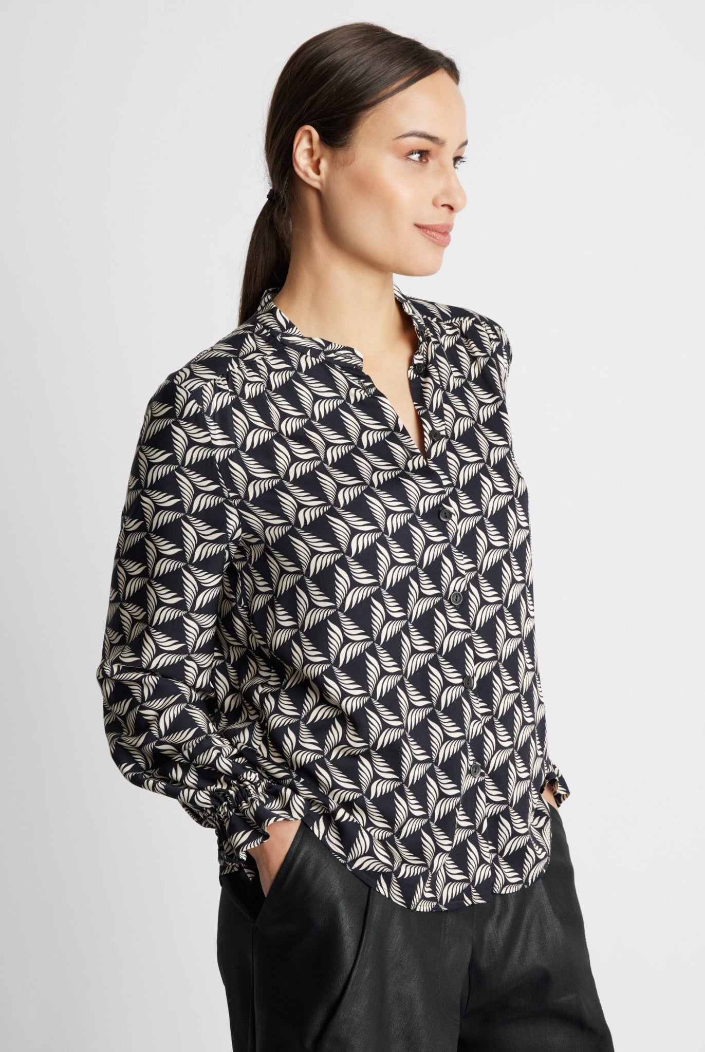 Legere Bluse VALYRA aus 100 % Viskose - FOX'S-Fashion