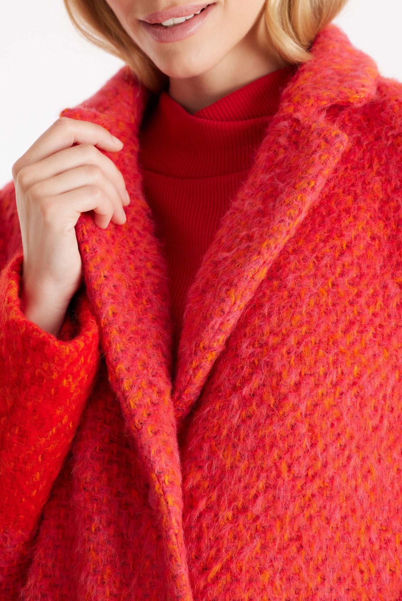 Knielanger Mantel PURAMANI mit Revers und Knopfleiste in Rot