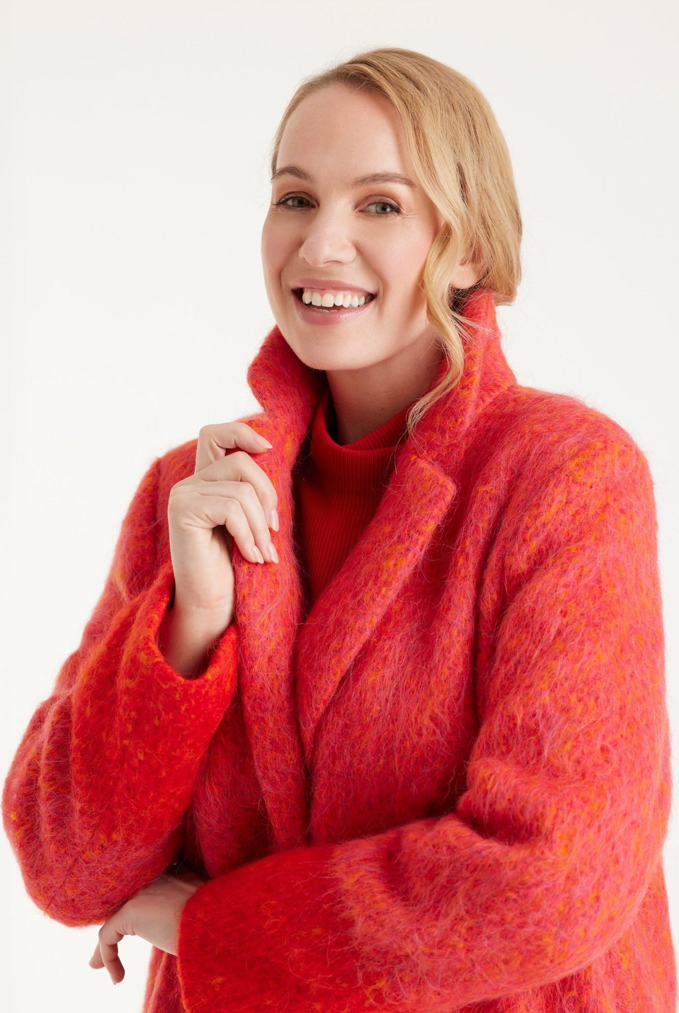 Knielanger Mantel PURAMANI mit Revers und Knopfleiste in Rot