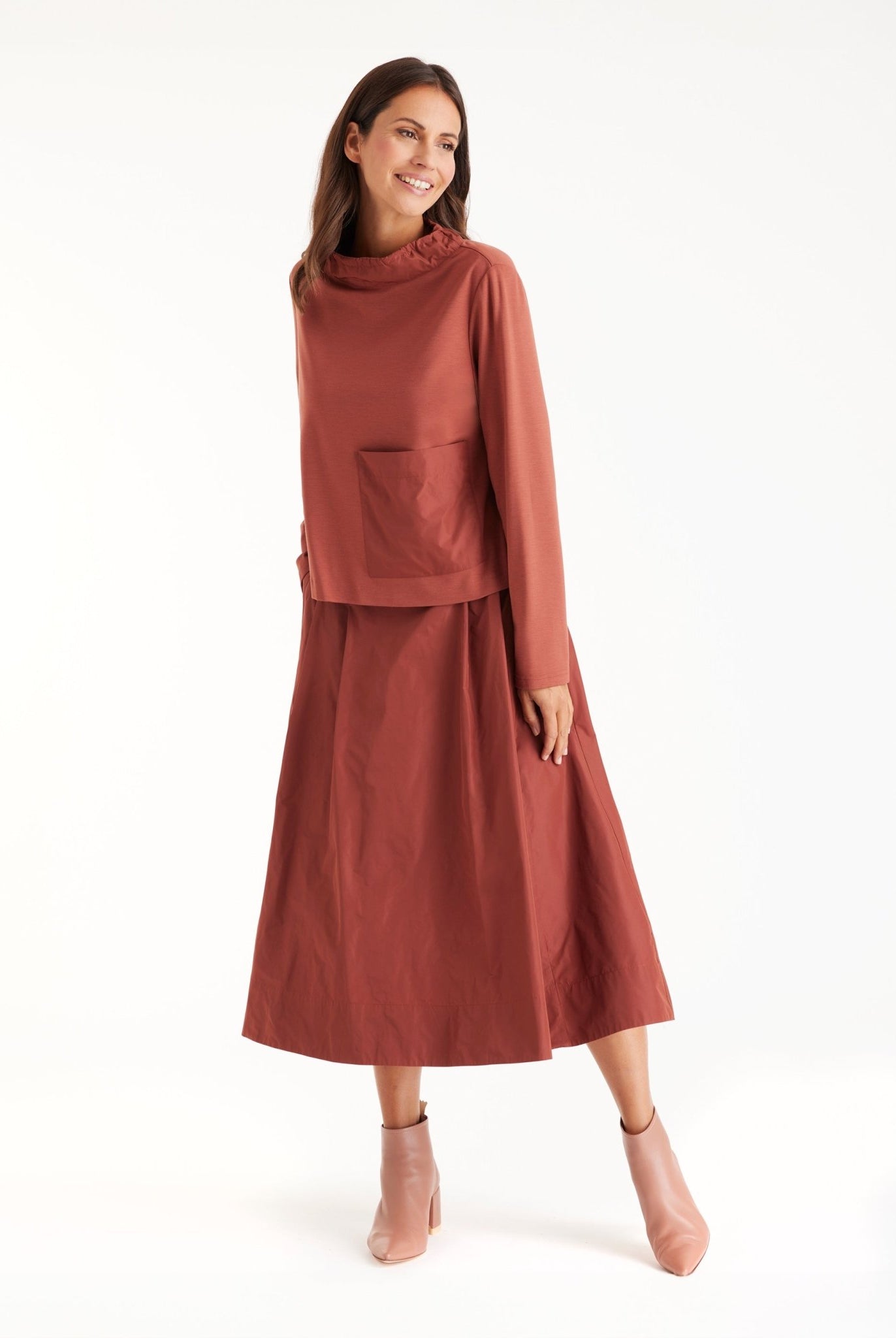 Rock GOMYRO in Midi-Länge mit Falten und Eingrifftaschen in Braun