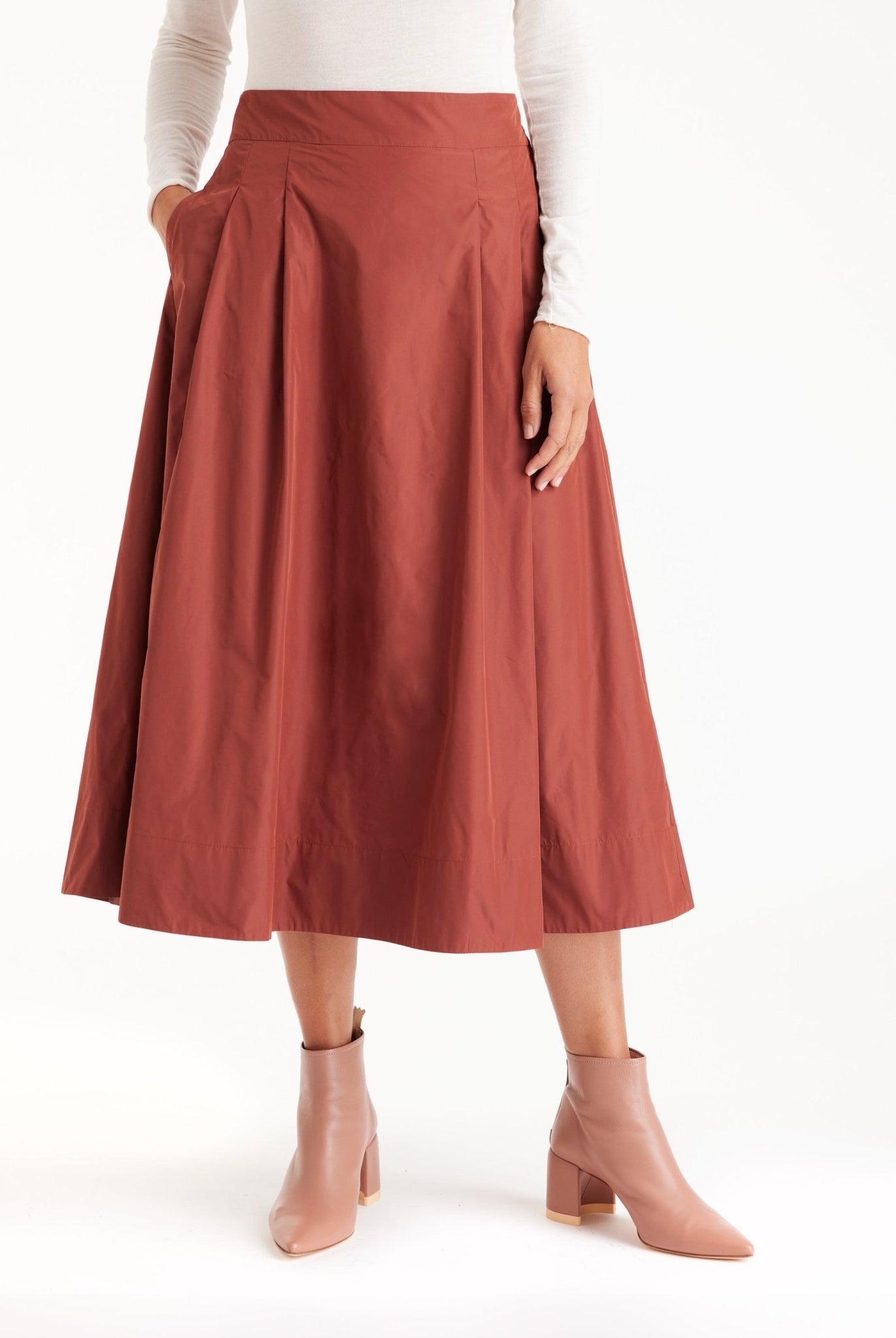 Rock GOMYRO in Midi-Länge mit Falten und Eingrifftaschen in Braun