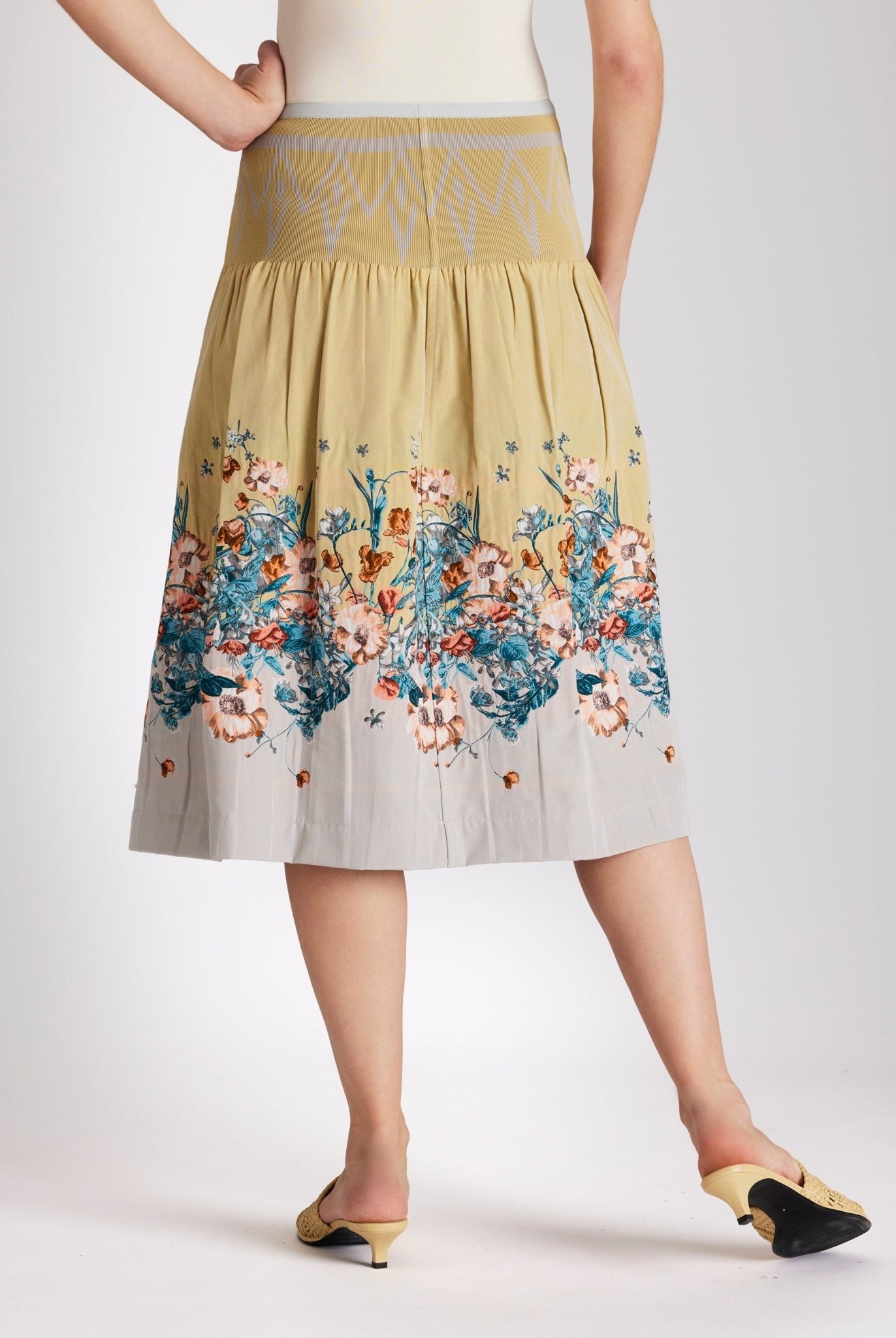 One Size Rock LONGERO-S in Midi-Länge mit Gummibund in Gelb mit Blumenmuster