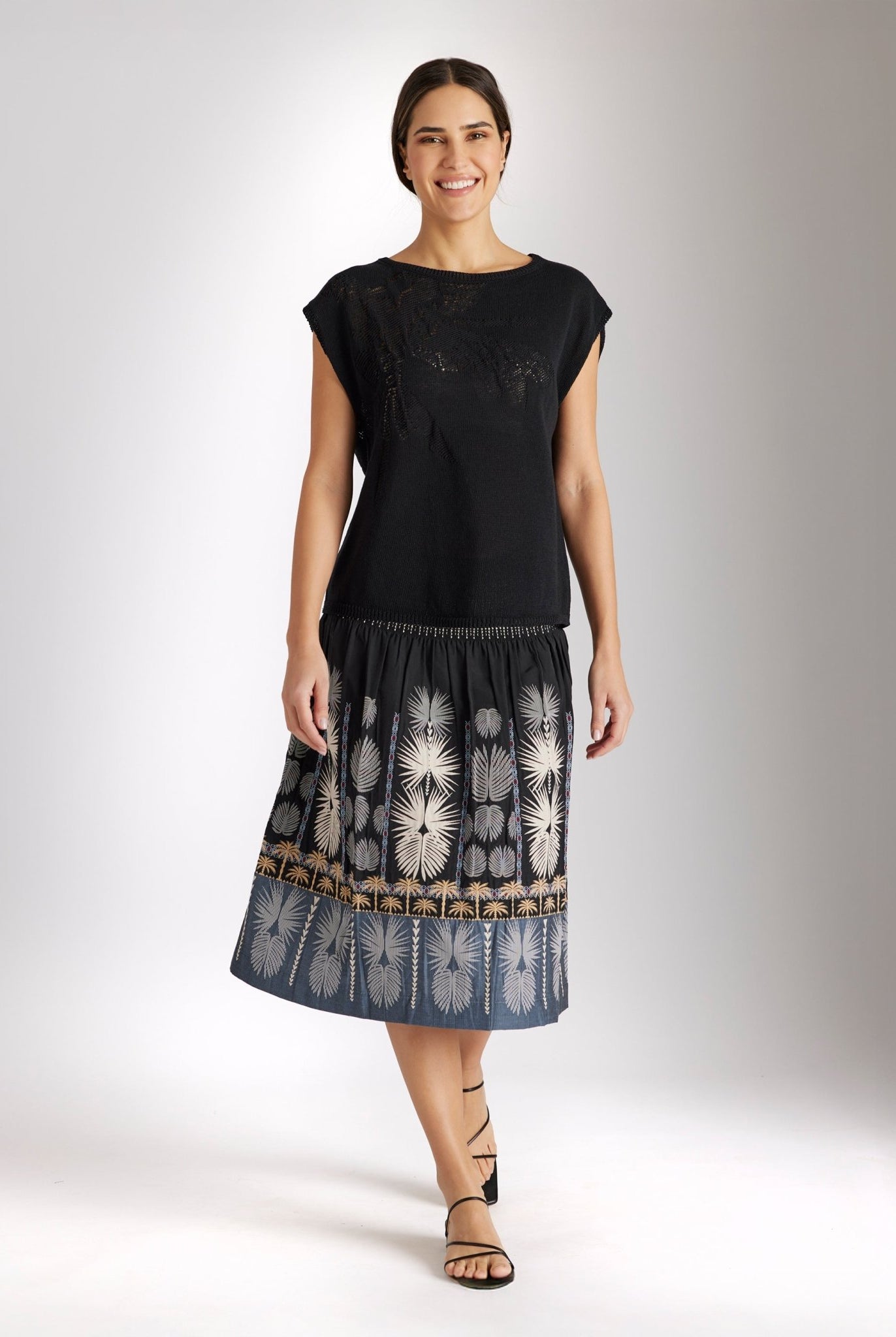 One Size Rock LONGERO-S in Midi-Länge mit Gummibund in Schwarz mit Palmenmuster