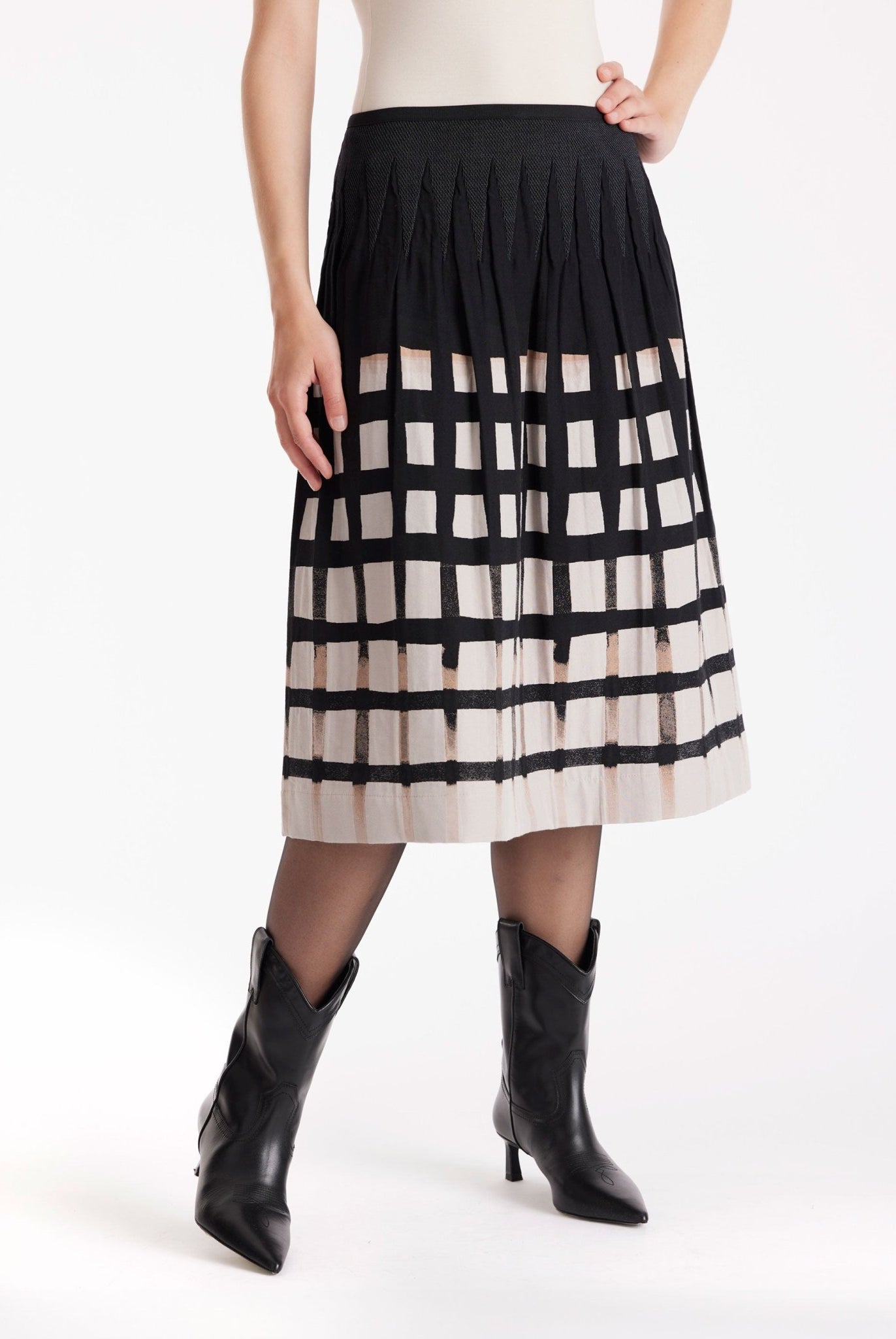 Ausgestellter Rock LONGERO-W in Midi-Länge mit Gummibund und Karomuster in Schwarz und Weiß
