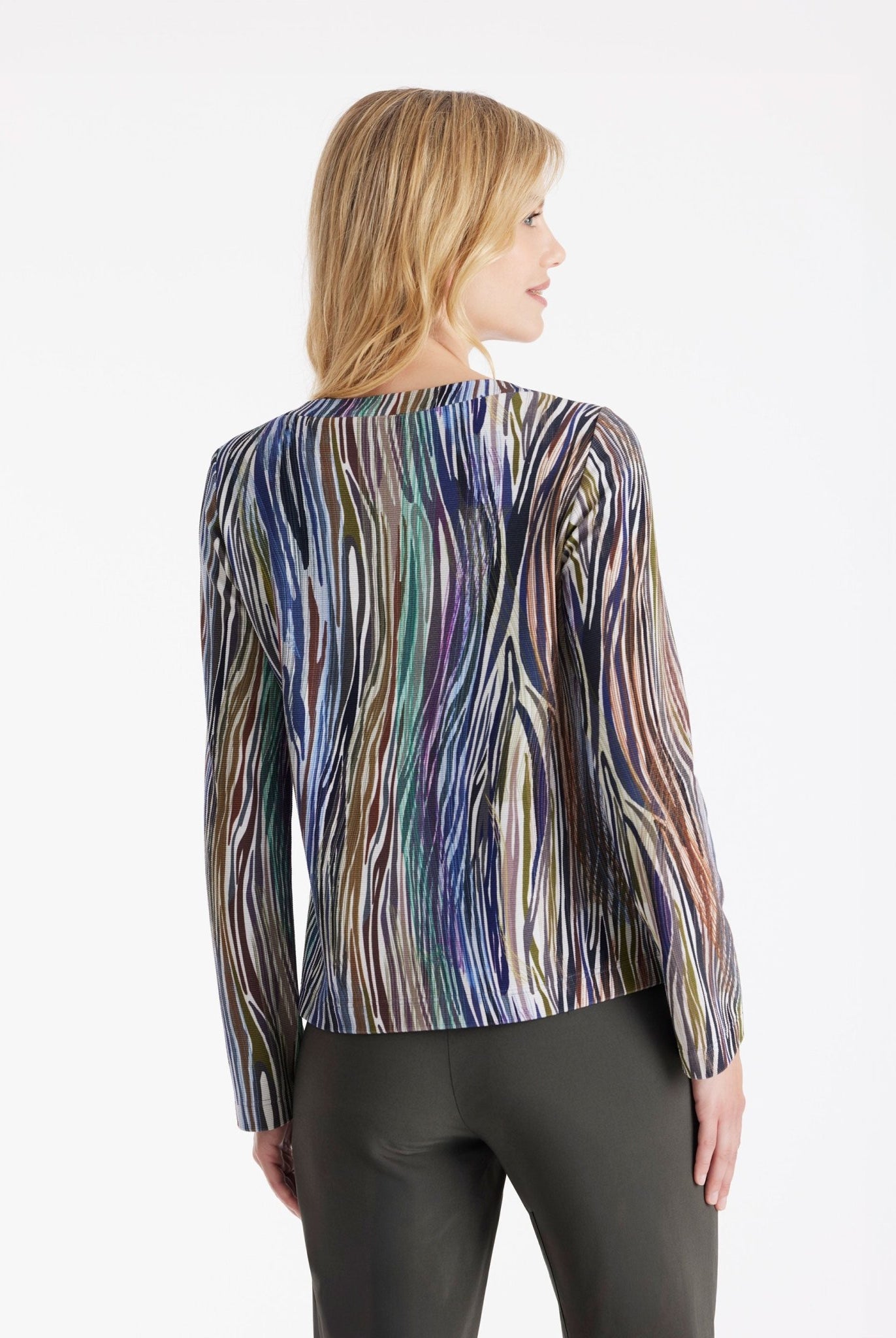 Pullover APULO mit U-Boot-Ausschnitt, langen Armen und mehrfarbigem Muster in Blau- und Violetttönen