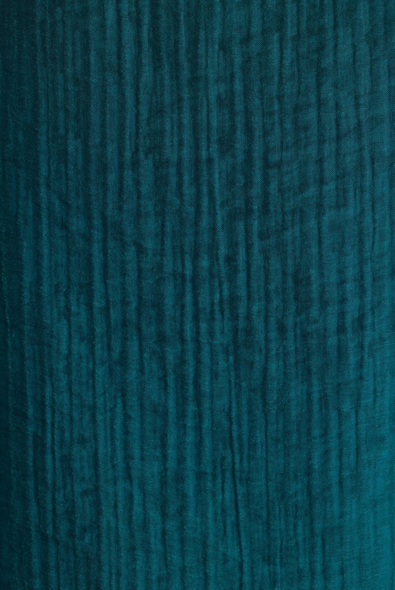 Midi-Rock NAWIKORO in Wickeloptik mit Bindetail und schmaler Form in Dunkelgrün