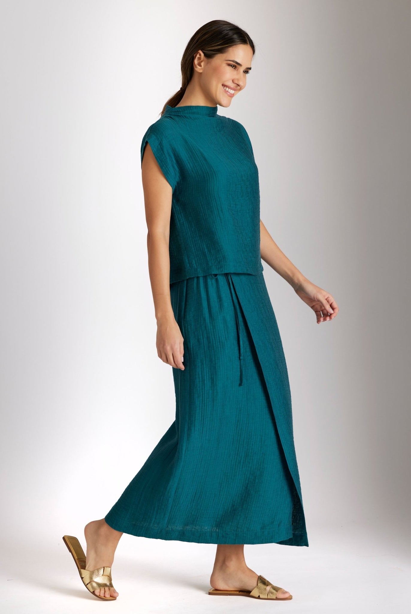 Midi-Rock NAWIKORO in Wickeloptik mit Bindetail und schmaler Form in Dunkelgrün