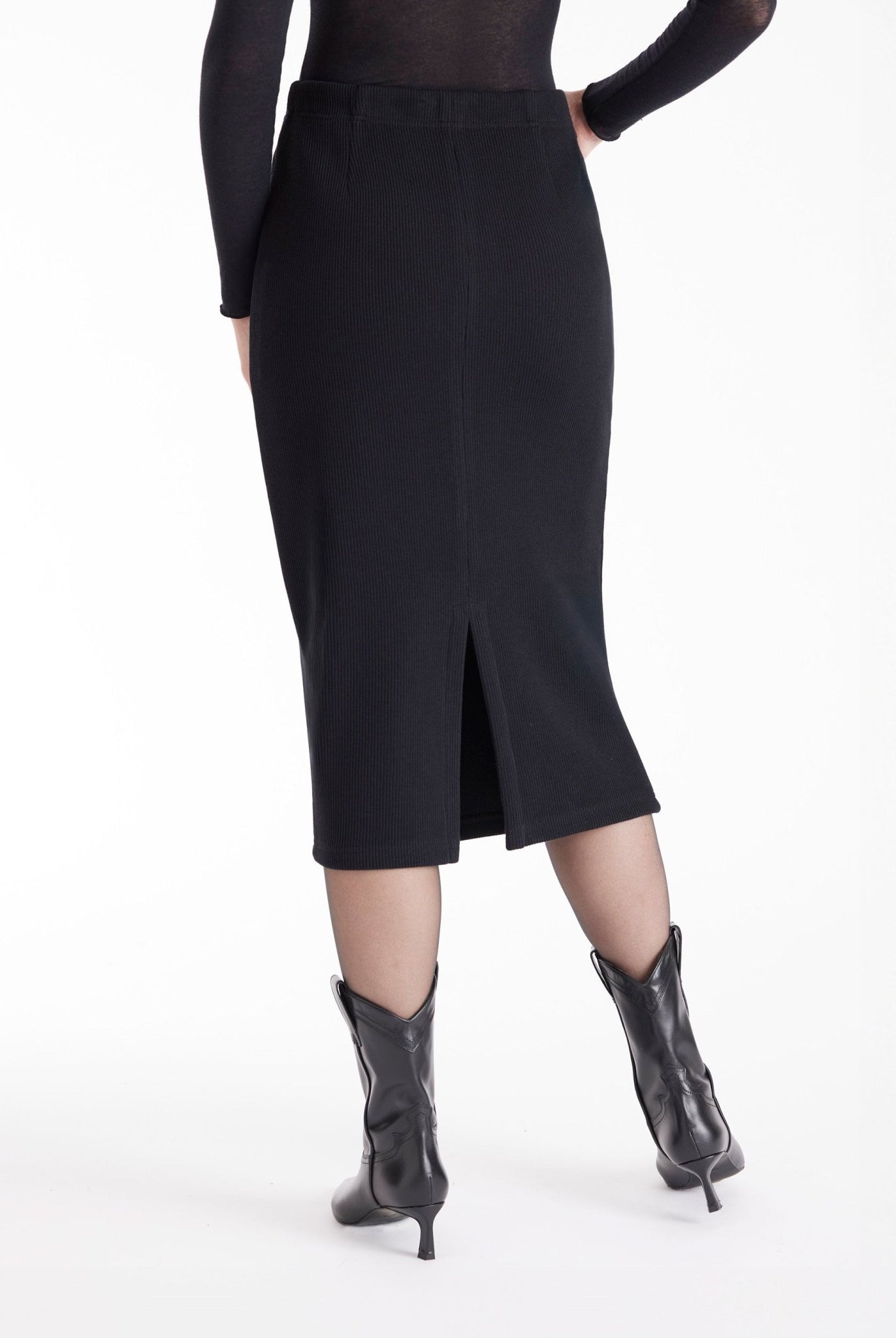 Rock HAGURO mit schmaler Passform und Gummibund in Schwarz