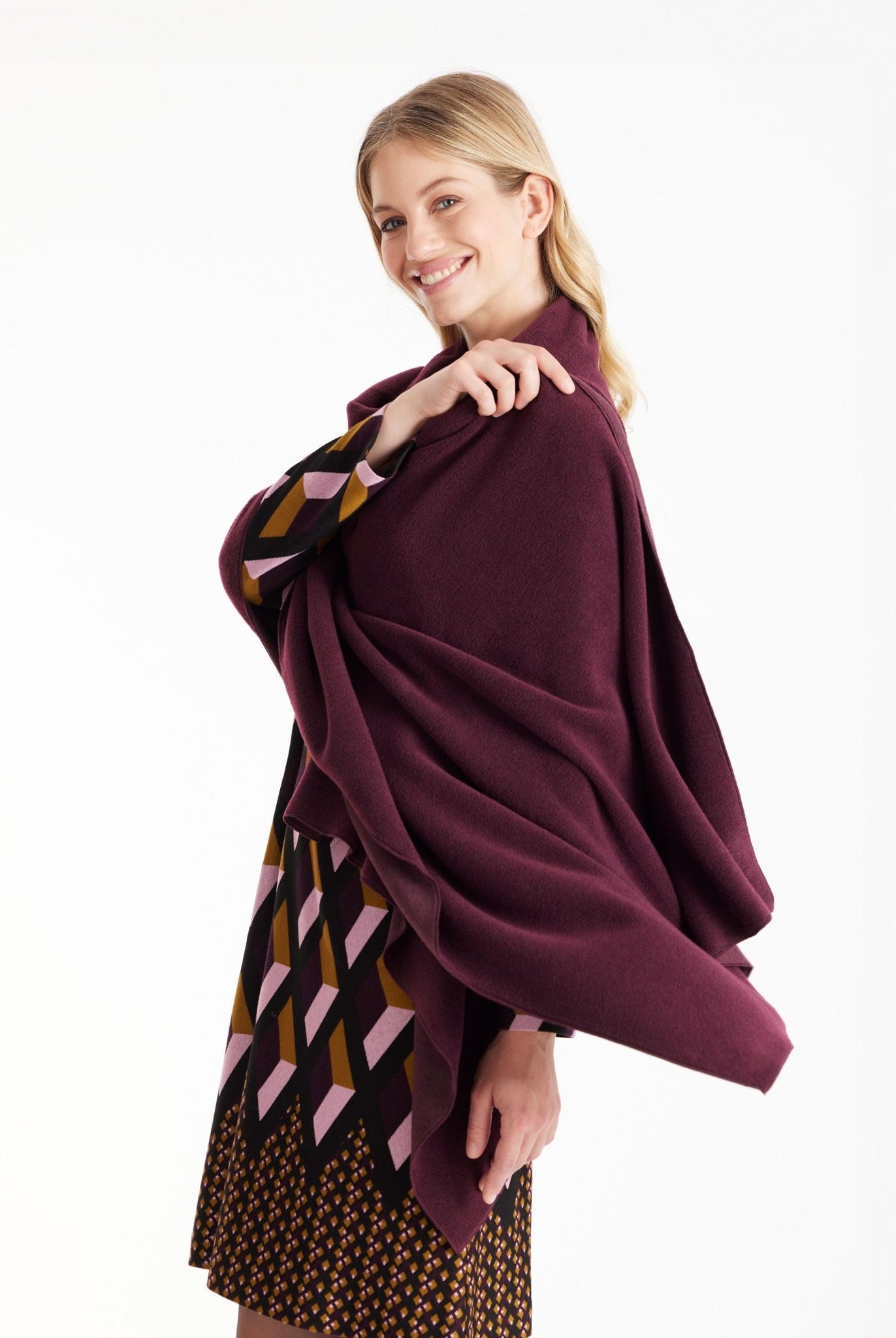 Stola SUSTOLA in Dunkelrot