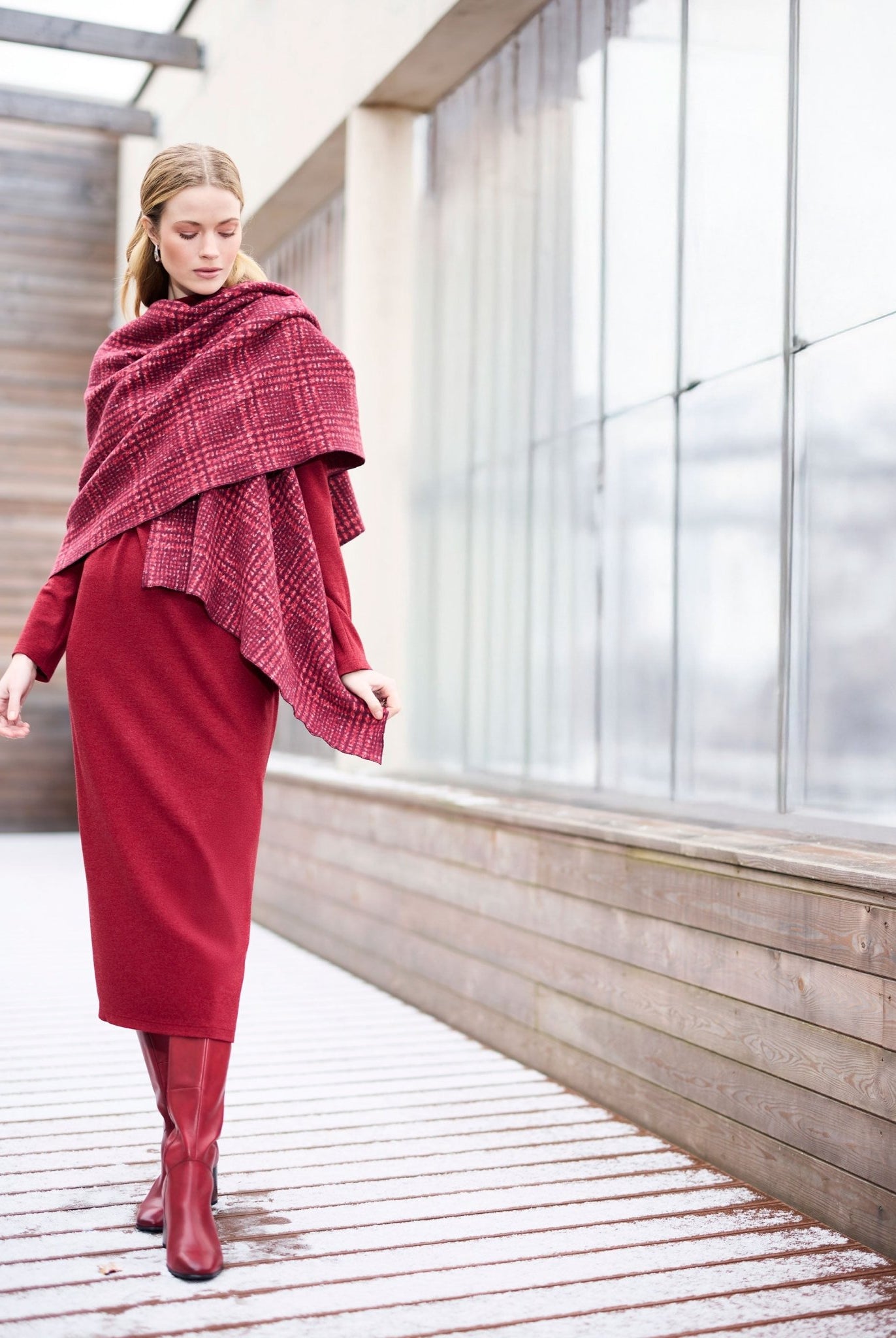 Stola SUSTOLA in Dunkelrot