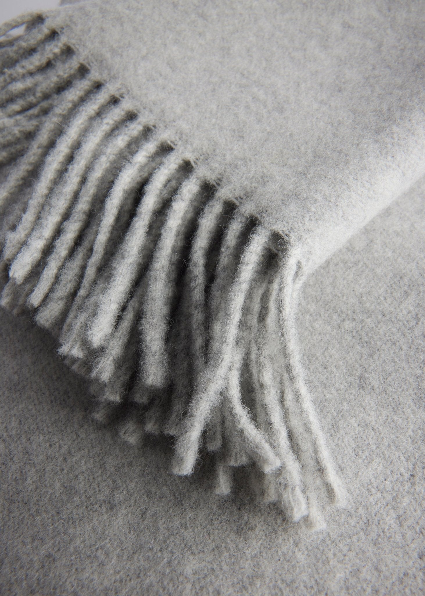 Weiche Decke LANA aus extrafeiner Schurwolle in Doubleface - Machart - FOX'S - Fashion