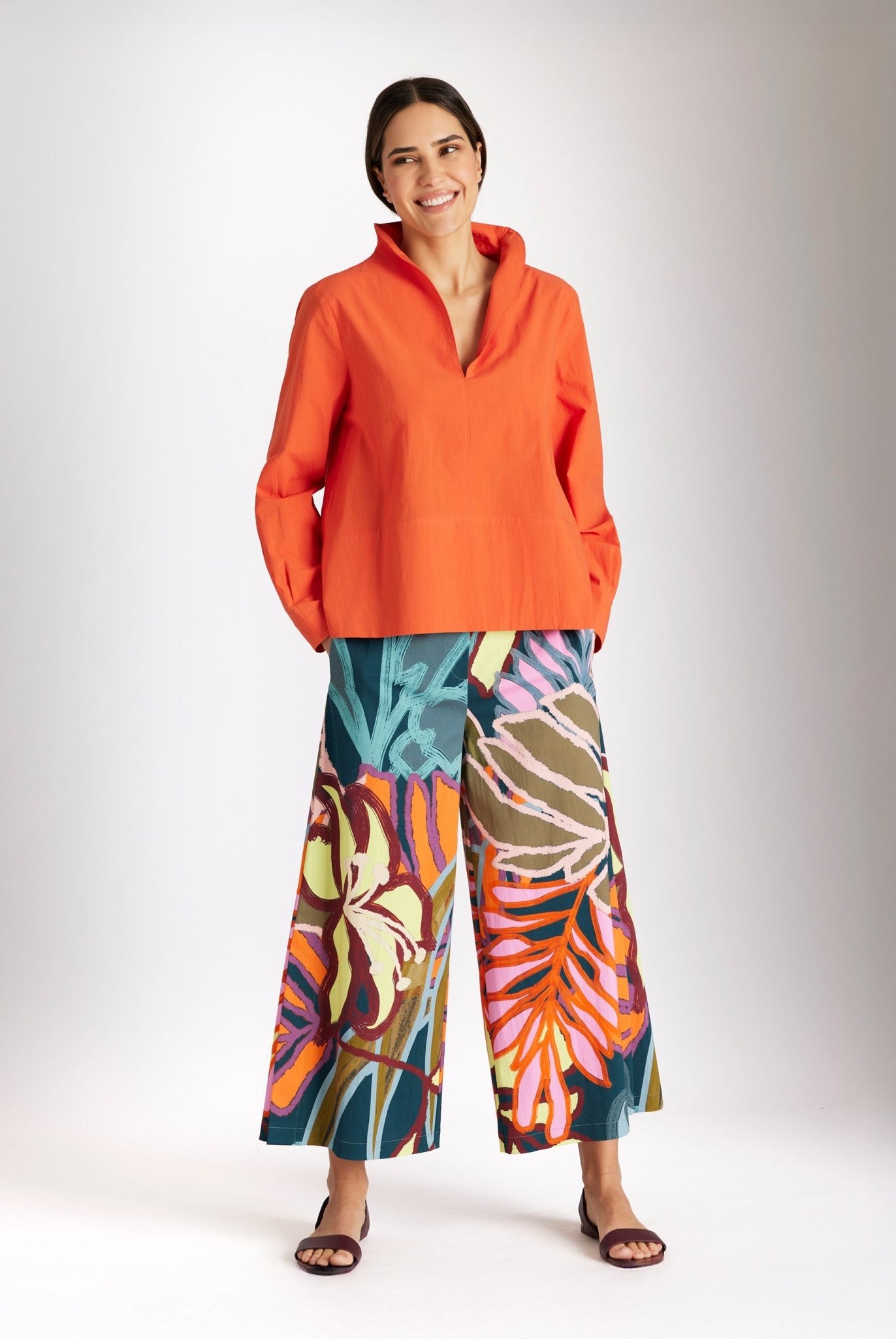 Culotte DUKANA mit weitem Bein in 7/8-Länge und mehrfarbigem, floralem Print