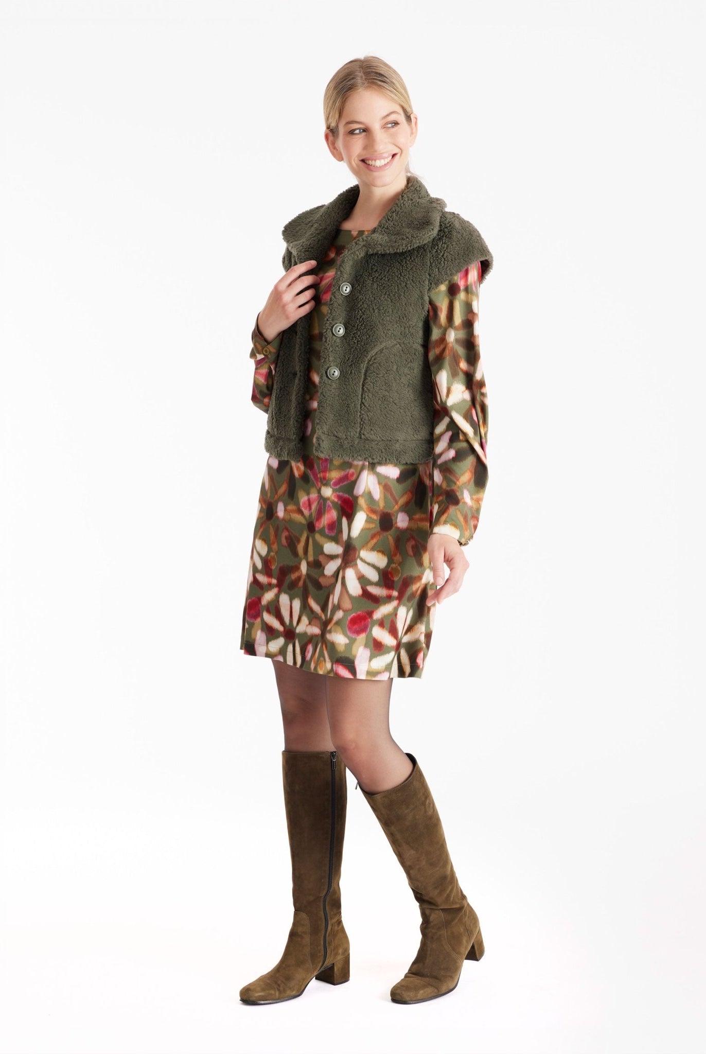 Weste WESPUSA mit Kragen, kleinem Arm und Knopfleiste in Grün