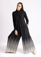Legerer, ärmelloser Jumpsuit YIMSUI mit Stehkragen, Reißverschluss vorn, Eingrifftaschen und Muster in Schwarz