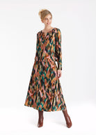 Bluse NABLOY mit Rundhals, kleinem V-Ausschnitt, langen Armen und mehrfarbigem Blumenmuster