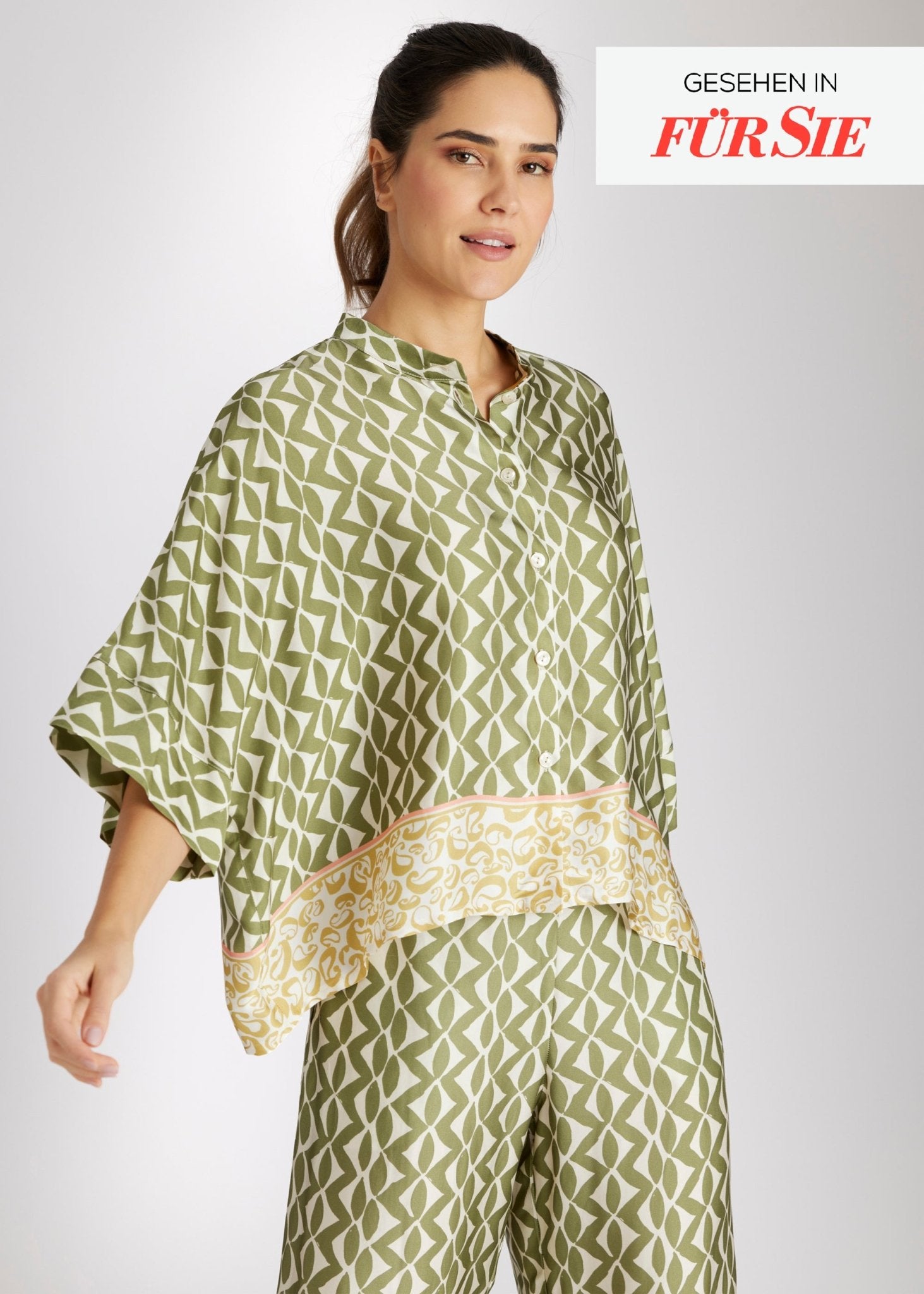 Coming Soon! Legere Bluse ZOTRINA aus Viskose mit Knopfleiste  - FOX'S - Fashion