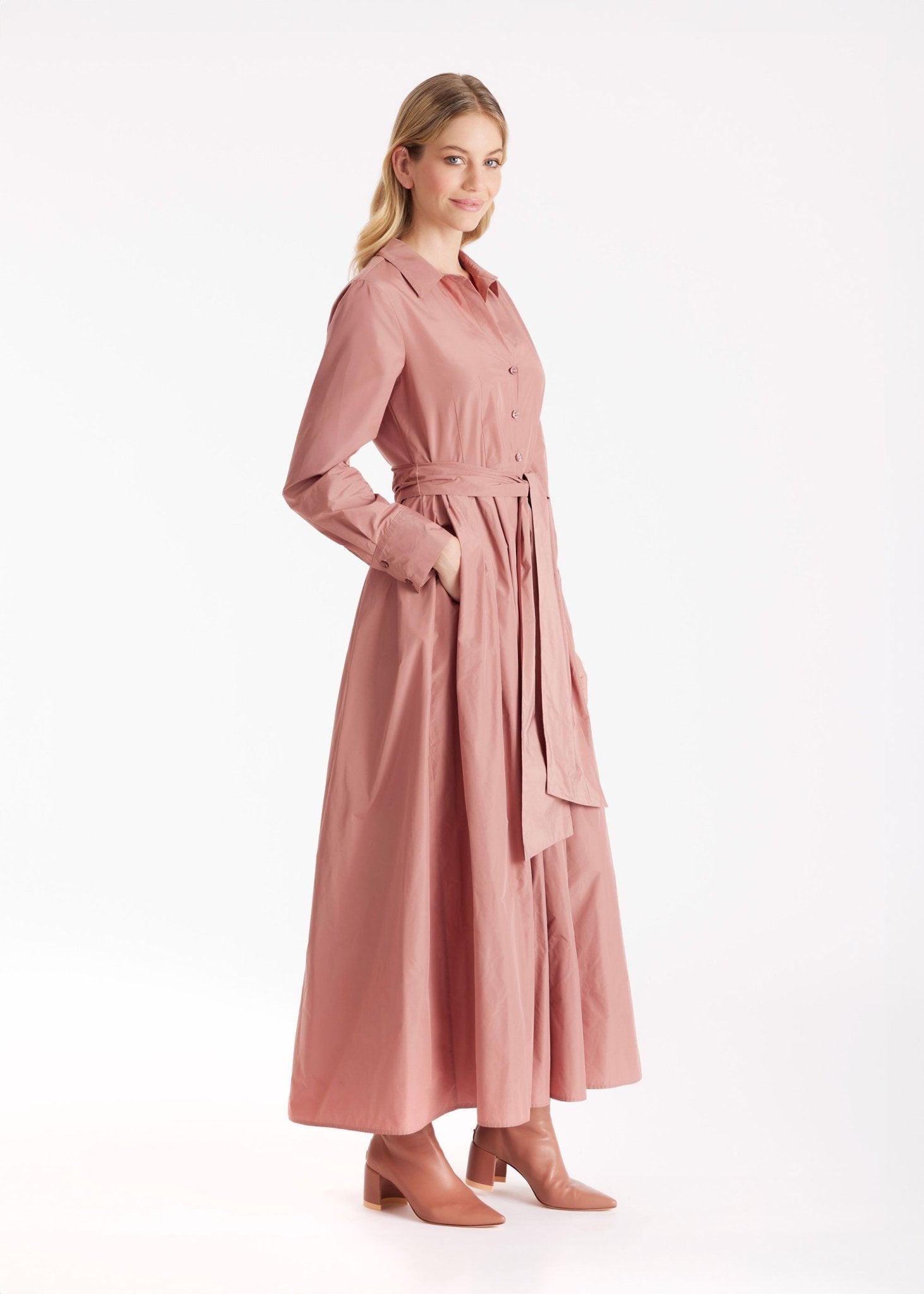 Langes Hemdblusenkleid GUVINTA mit Kragen, Knopfleiste und Bindegürtel in der Taille in Rosa