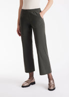 Hose JISTRA in 7/8-Länge mit geradem Bein und seitlichen Eingrifftaschen in Khakigrün