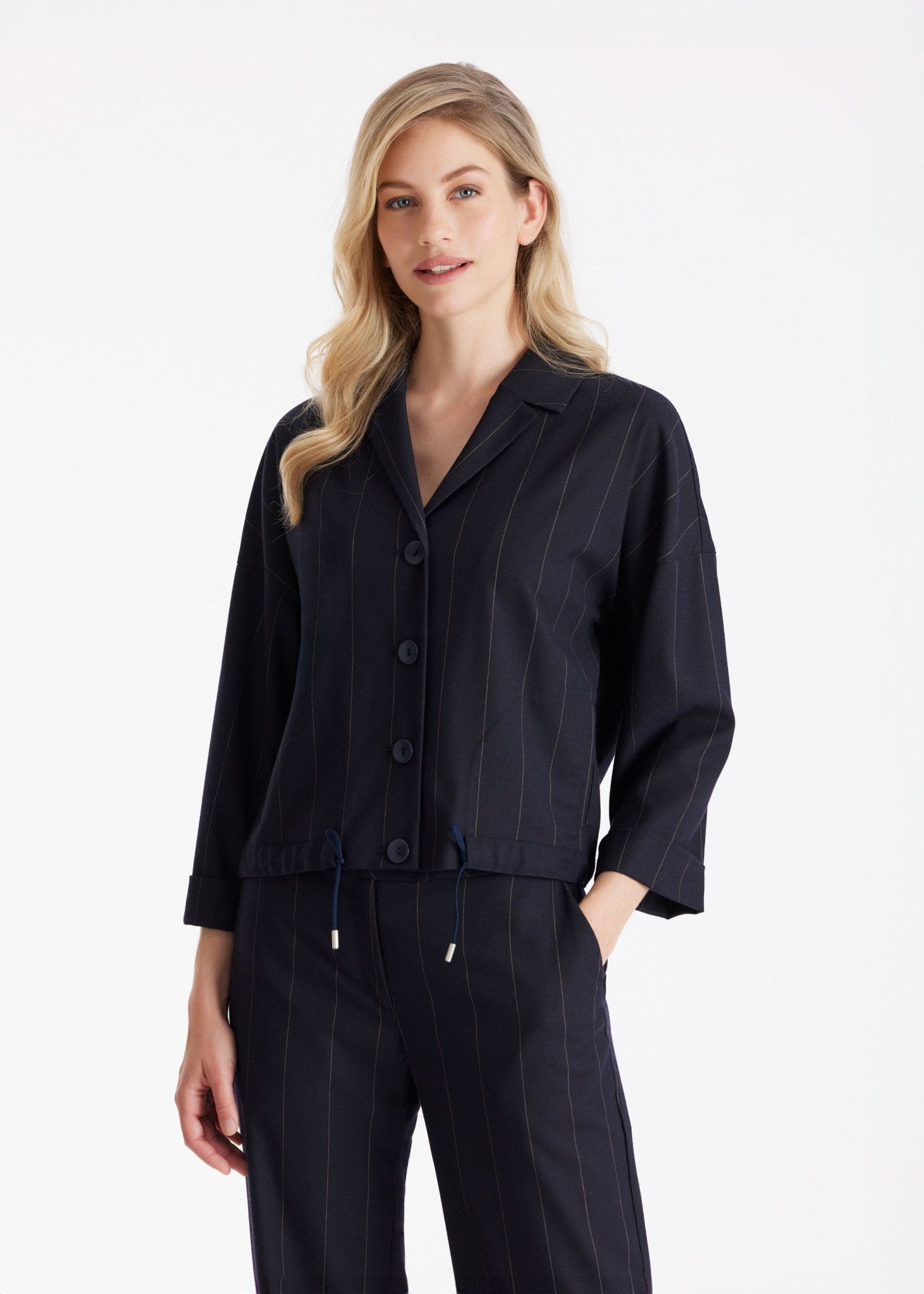 Jacke TAKIDA mit Kragen, Knopfleiste, Tunnelzug und Nadelstreifen in Dunkelblau