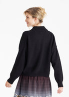 Kurzer Pullover PAROLY mit Stehkragen und langen Armen in Schwarz