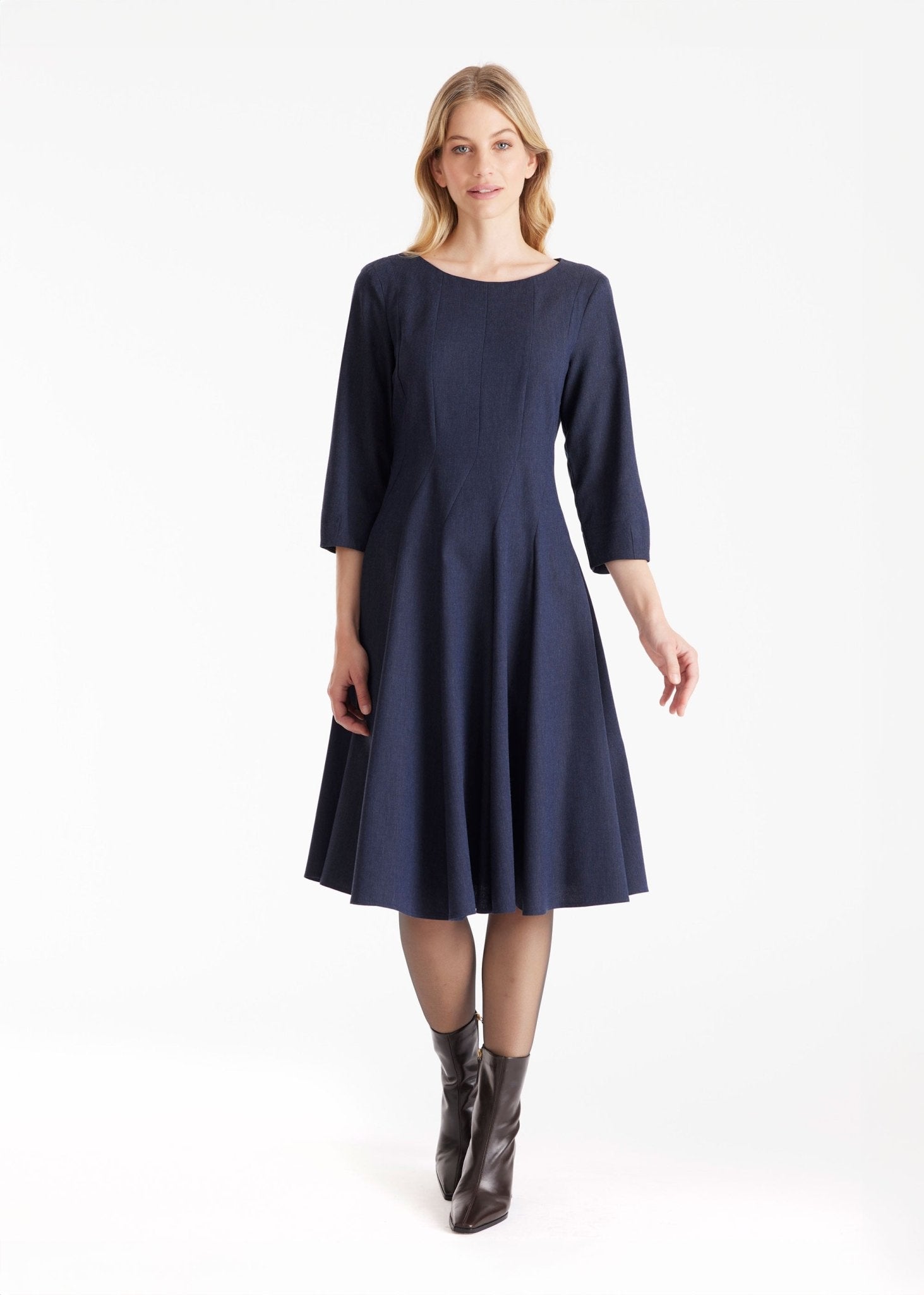 Knielanges Kleid IBIZZA mit Rundhals, 3/4-Ärmeln und weitem Faltenrock in Dunkelblau