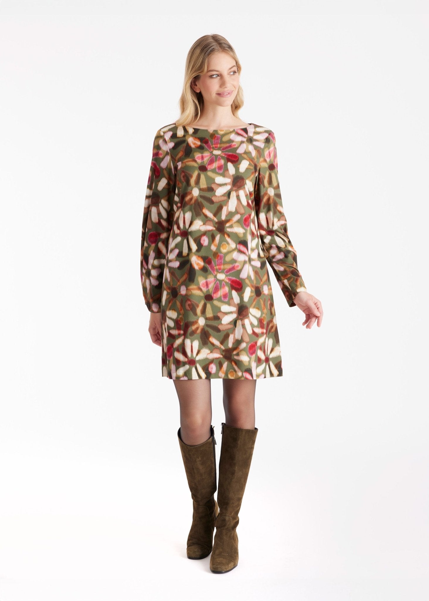 Kurzes Kleid NABYLIA mit U-Boot-Ausschnitt, langen Armen und mehrfarbigem Blumenmuster