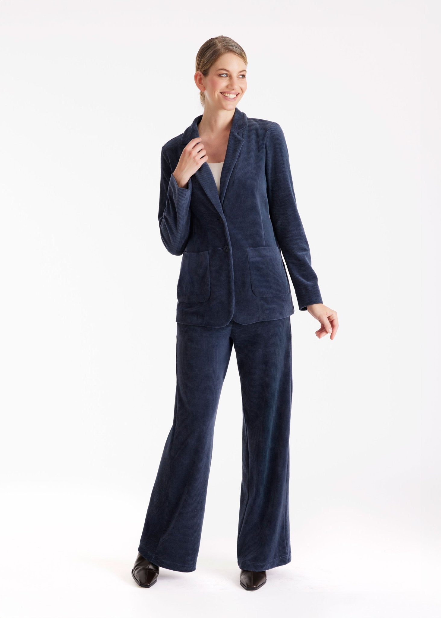 Hose WACORHO aus Cord mit lockerem Bein und Eingrifftaschen in Blau