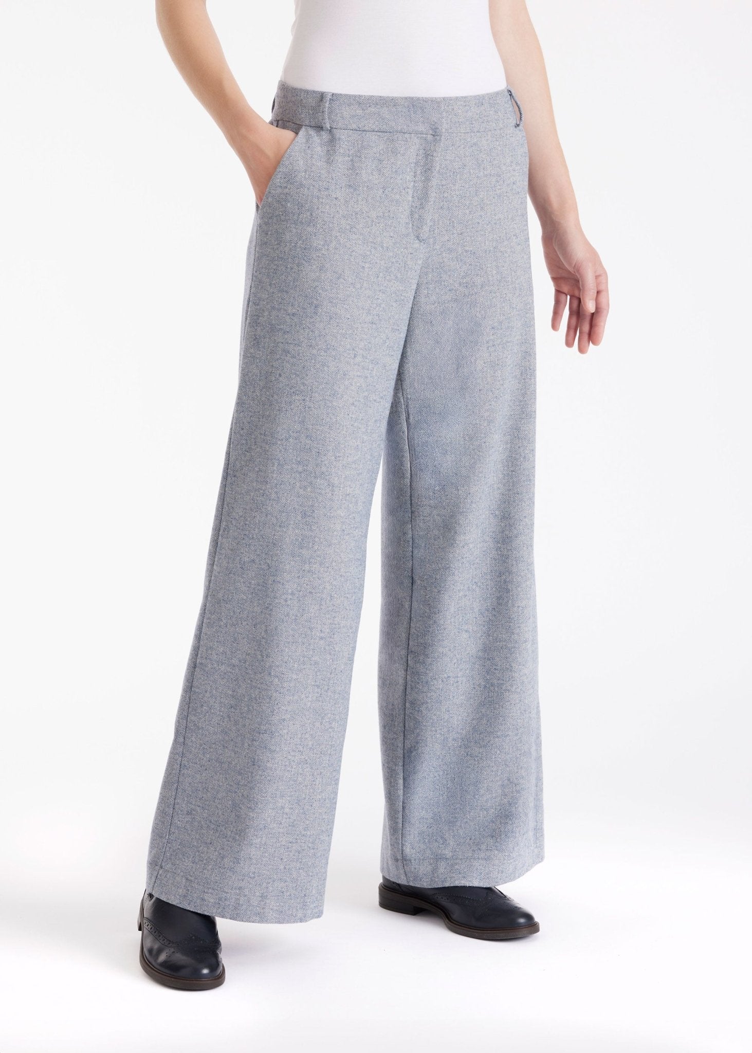 Hose YOTUKA mit geradem Bein und Eingrifftaschen in Blau