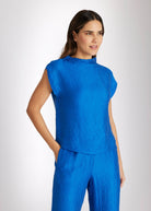 Legere Bluse NATRONI mit raffiniertem Kragen und kurzen Ärmeln in Blau