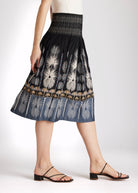 One Size Rock LONGERO-S in Midi-Länge mit Gummibund in Schwarz mit Palmenmuster