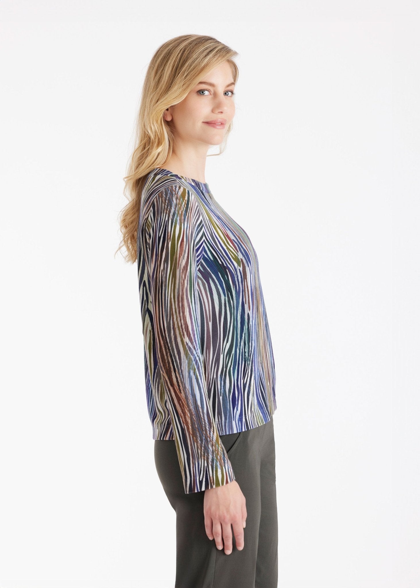 Pullover APULO mit U-Boot-Ausschnitt, langen Armen und mehrfarbigem Muster in Blau- und Violetttönen