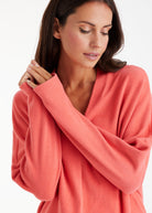 Pullover FEALIA mit V-Ausschnitt und langen Armen in Orange