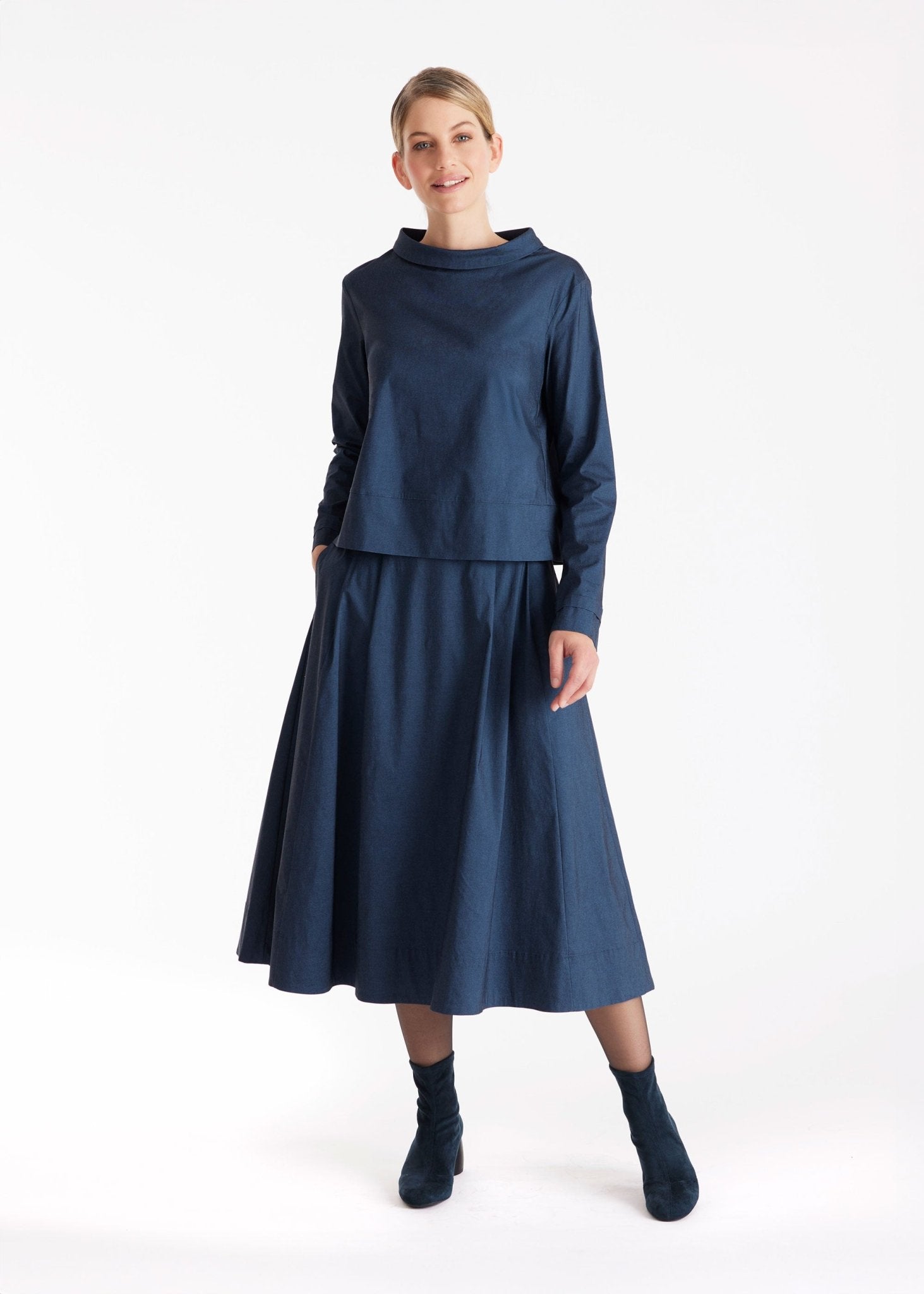 Rock JIGIRO in Midi-Länge mit Falten und seitlichen Eingrifftaschen in Blau