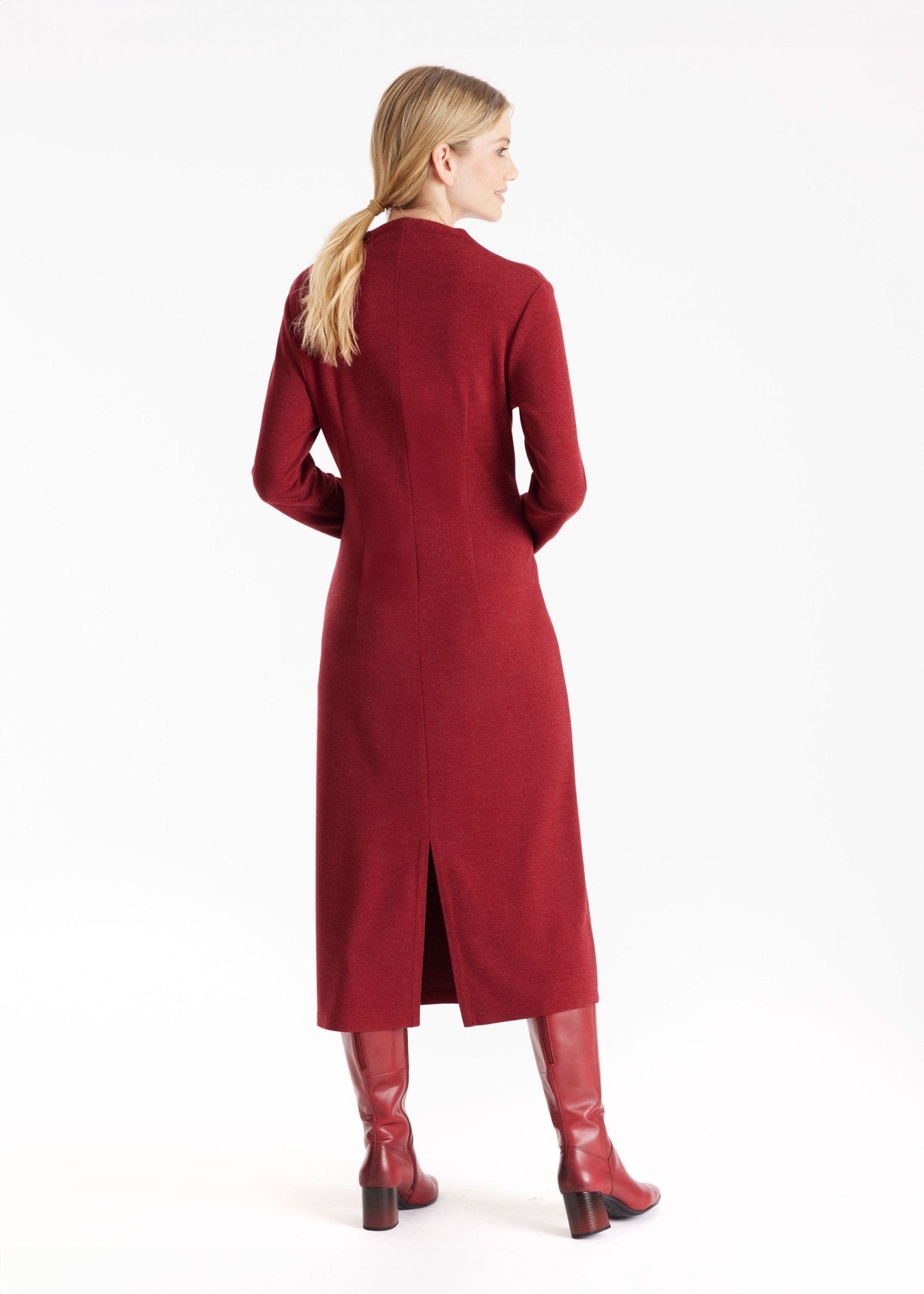 Schmales Kleid OREYA mit hohem Kragen, langen Armen und seitlicher Knotung in Rot