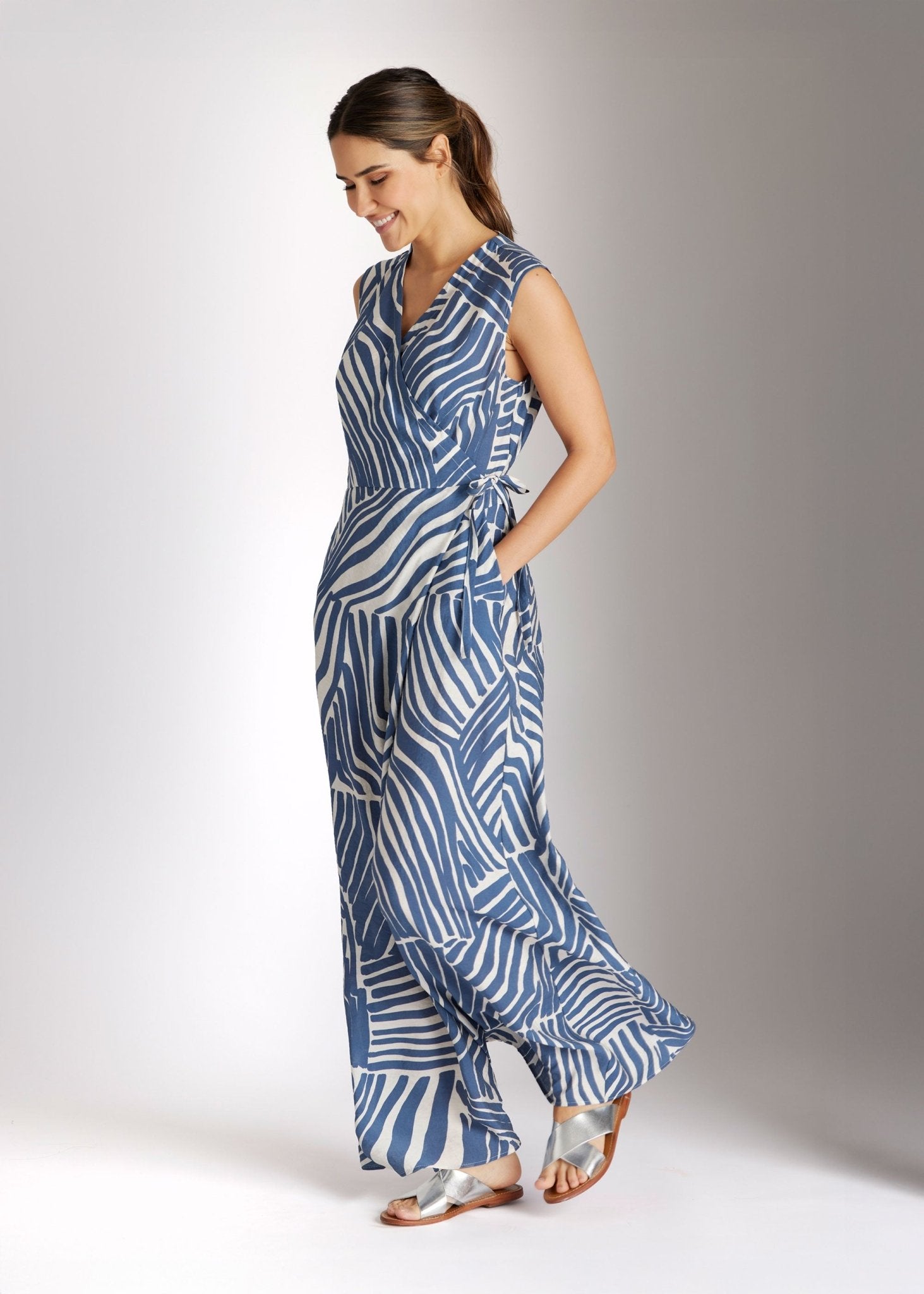 Taillierter Jumpsuit XYMPA aus Viskose mit weitem Bein - FOX'S - Fashion